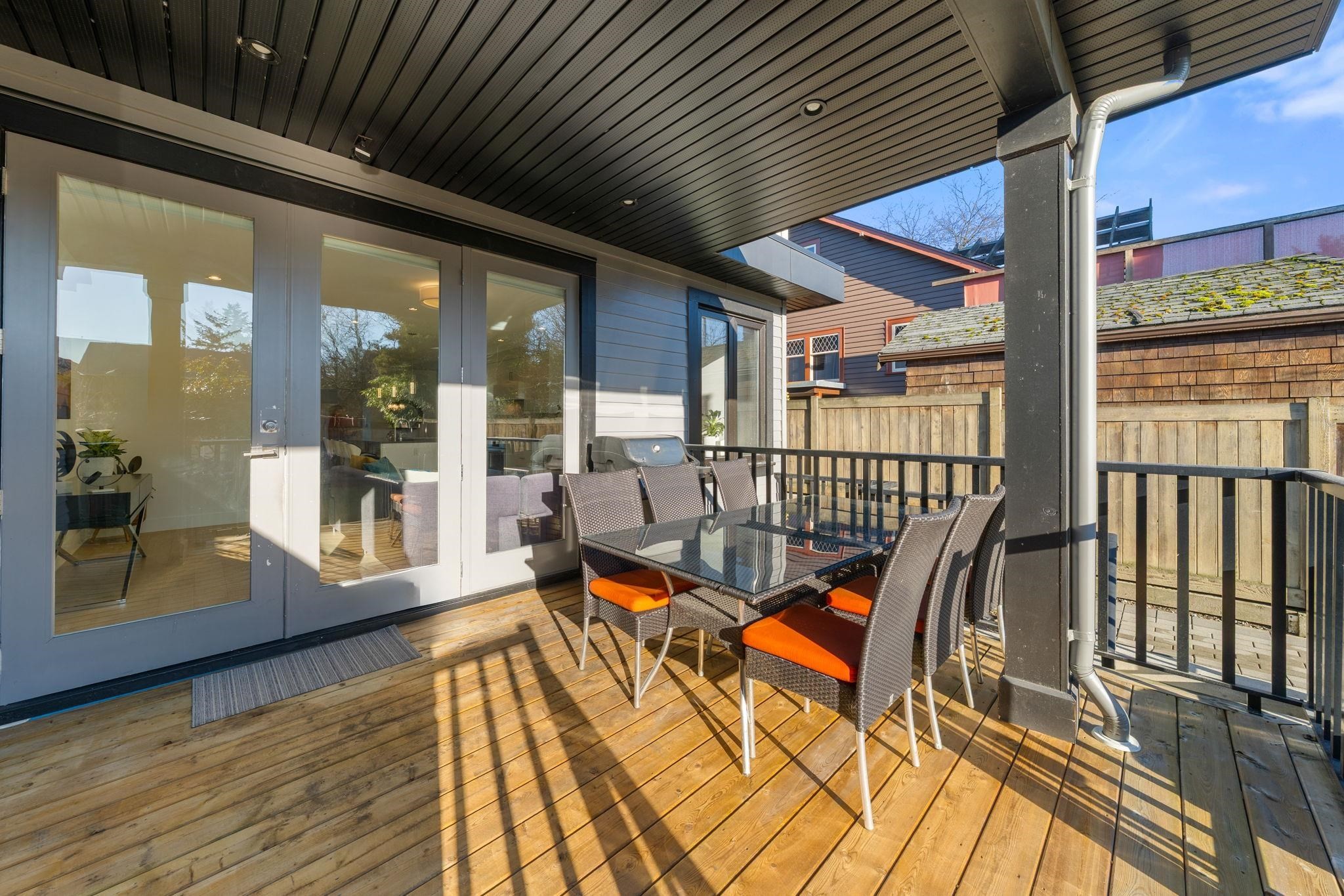 361 15Th Street E, North Vancouver, BC