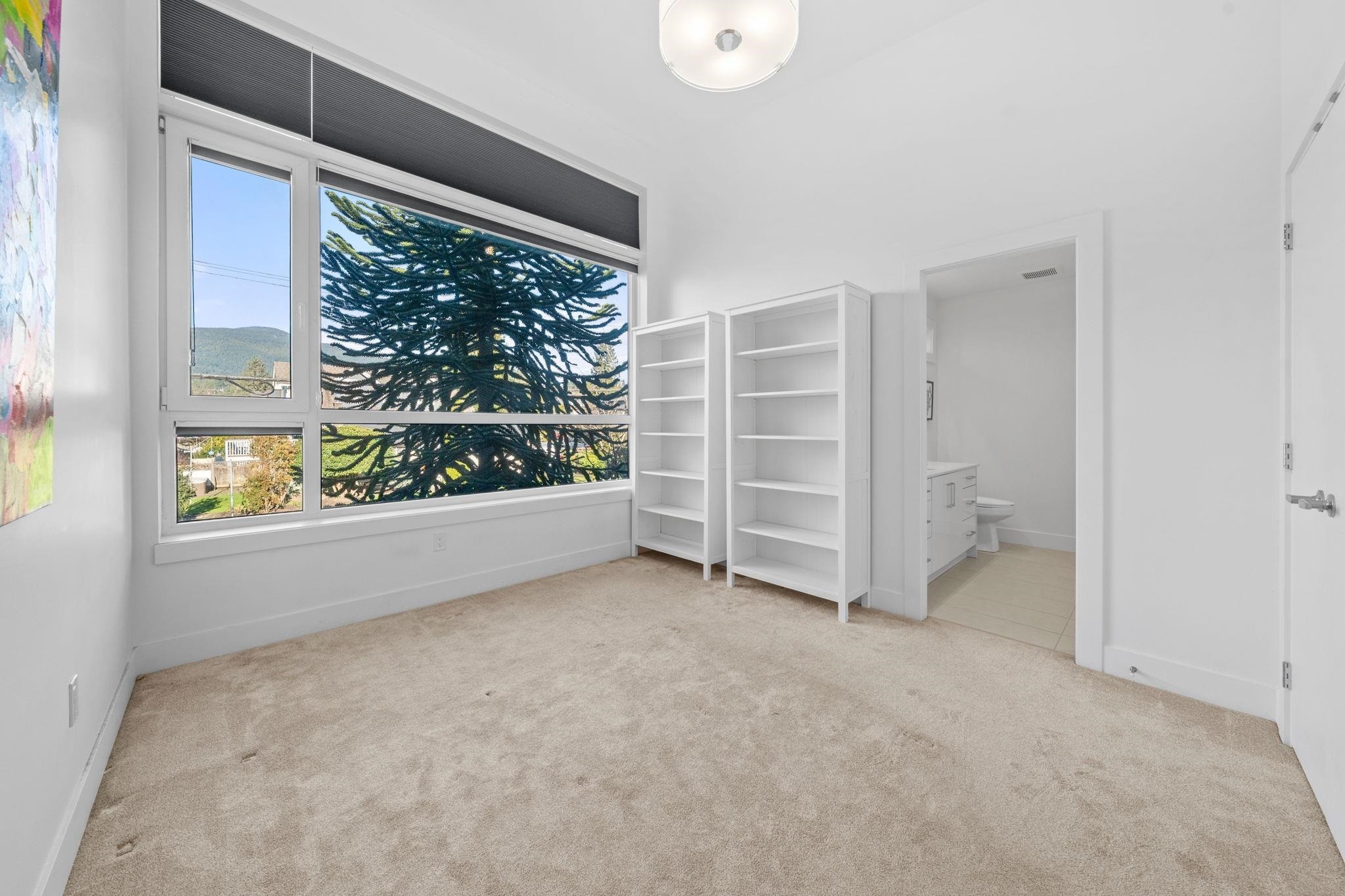 361 15Th Street E, North Vancouver, BC