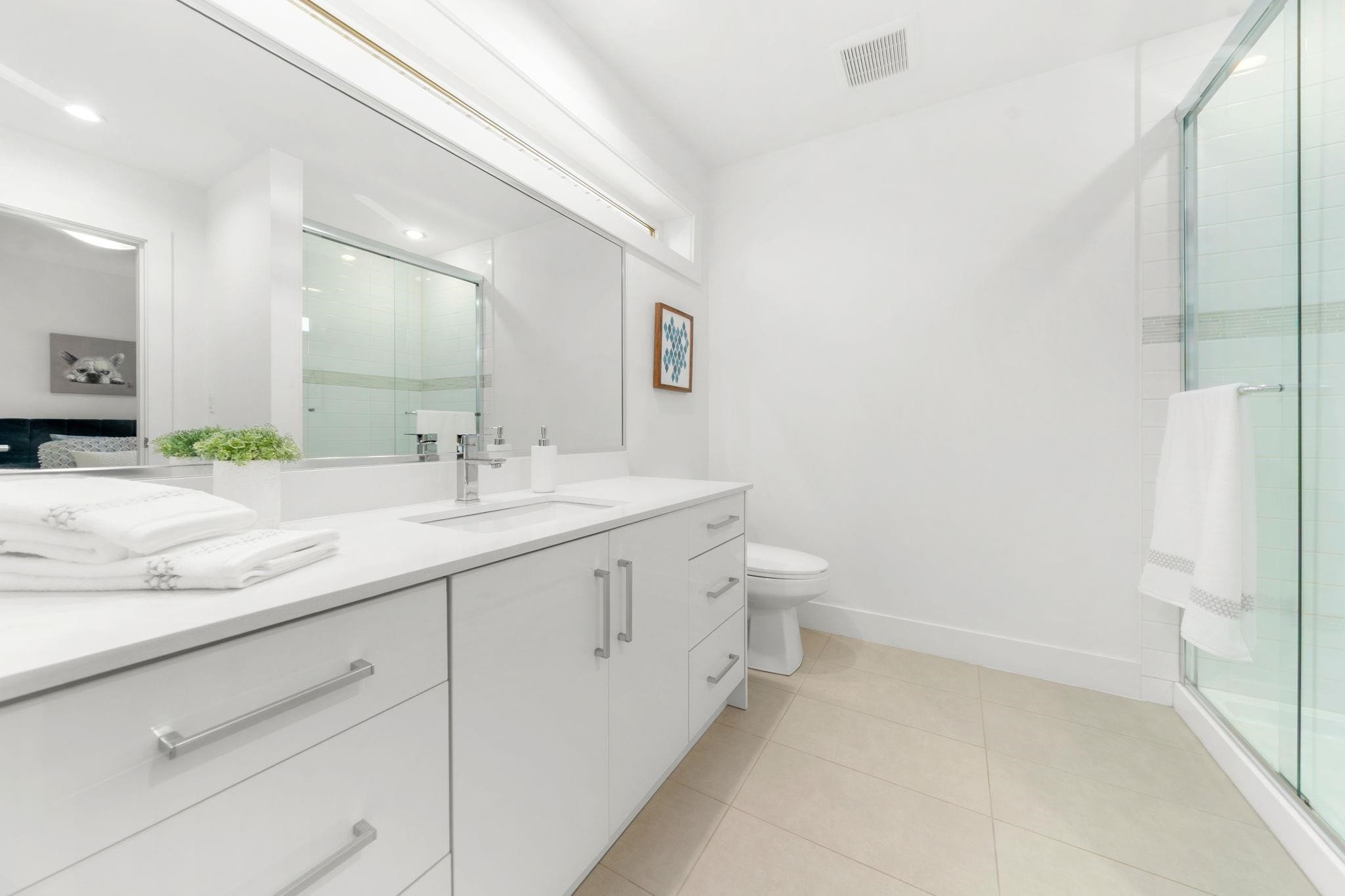 361 15Th Street E, North Vancouver, BC