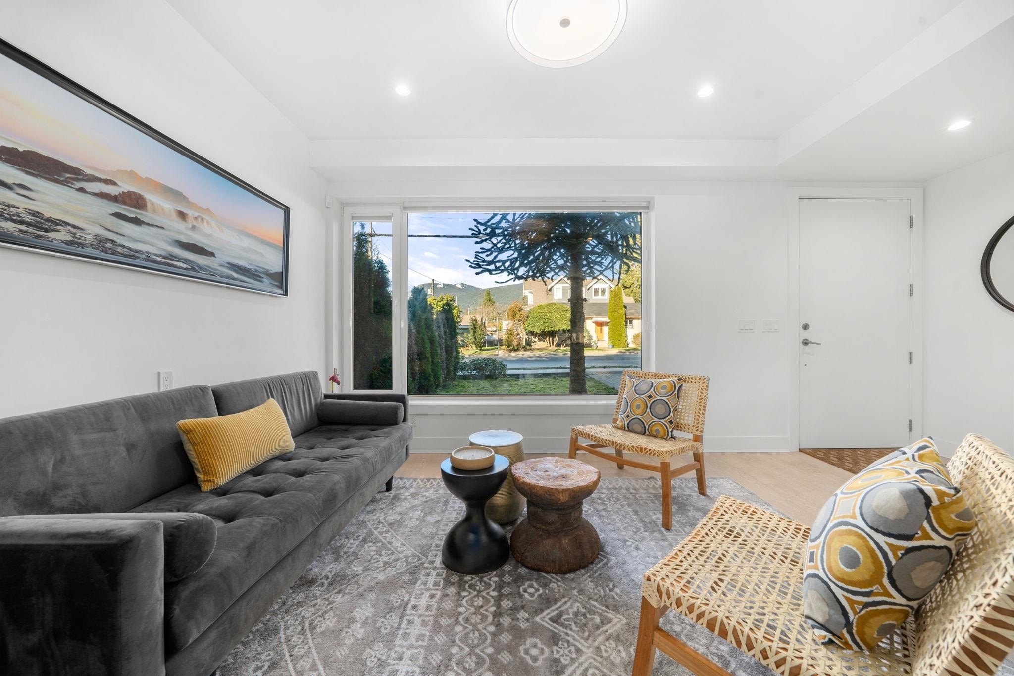 361 15Th Street E, North Vancouver, BC