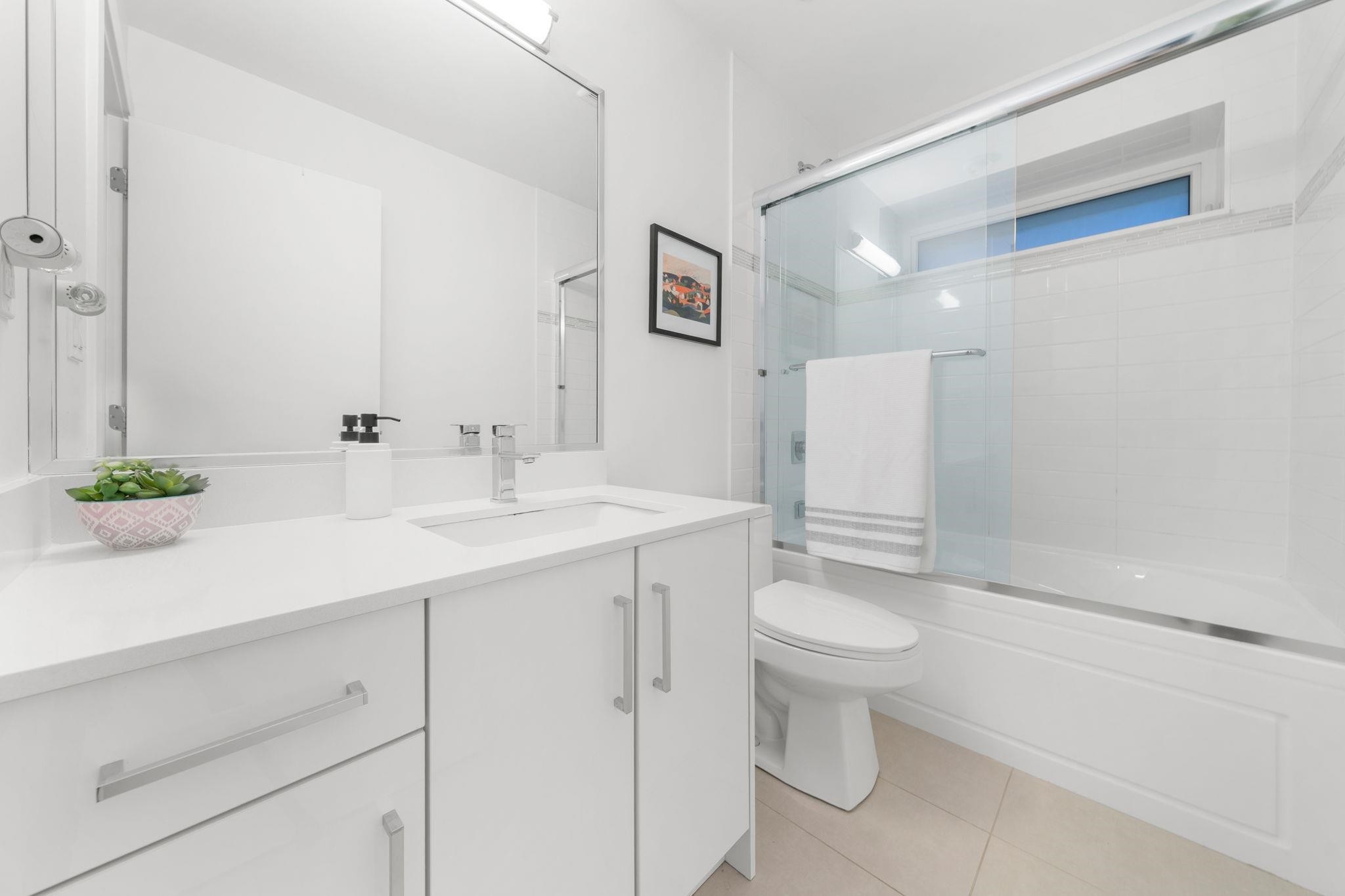 361 15Th Street E, North Vancouver, BC