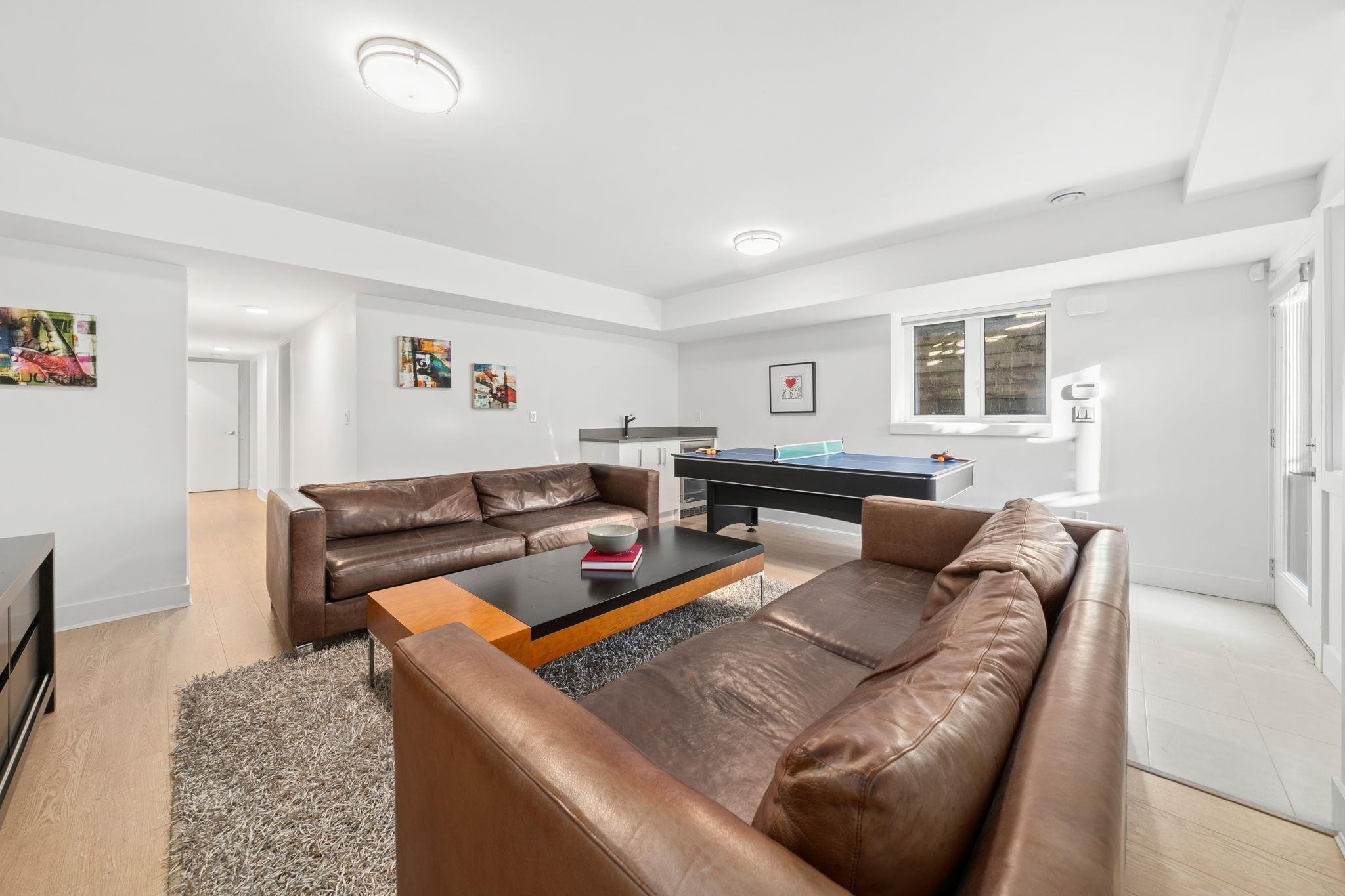 361 15Th Street E, North Vancouver, BC