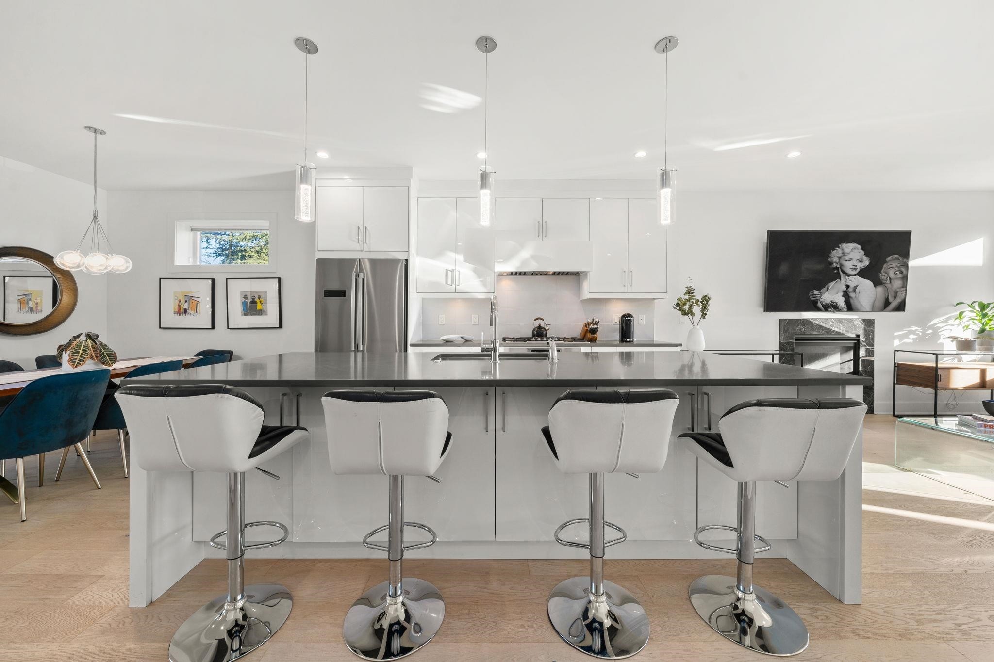 361 15Th Street E, North Vancouver, BC