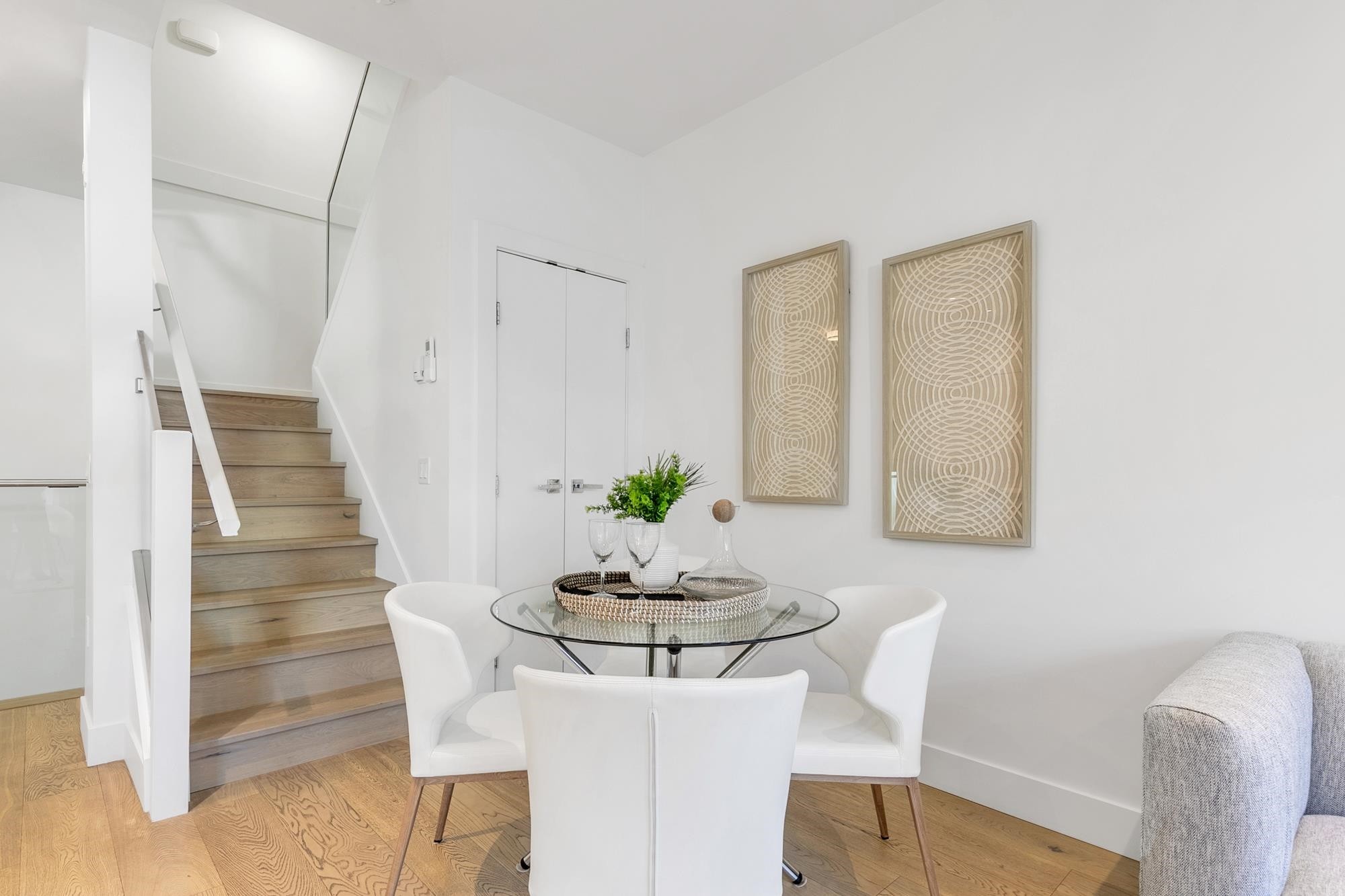 2431 Broadway W, Vancouver, BC