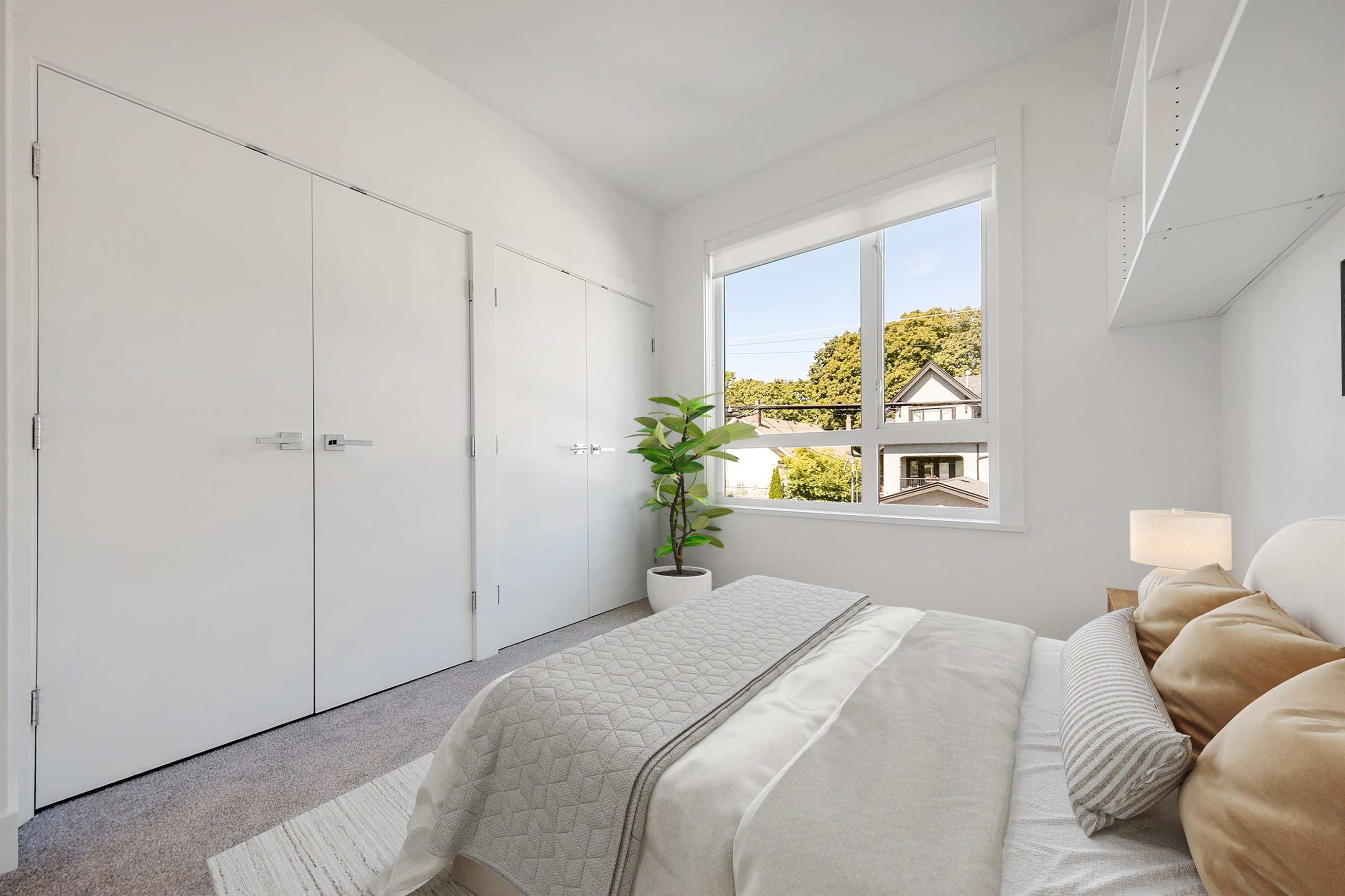 2431 Broadway W, Vancouver, BC