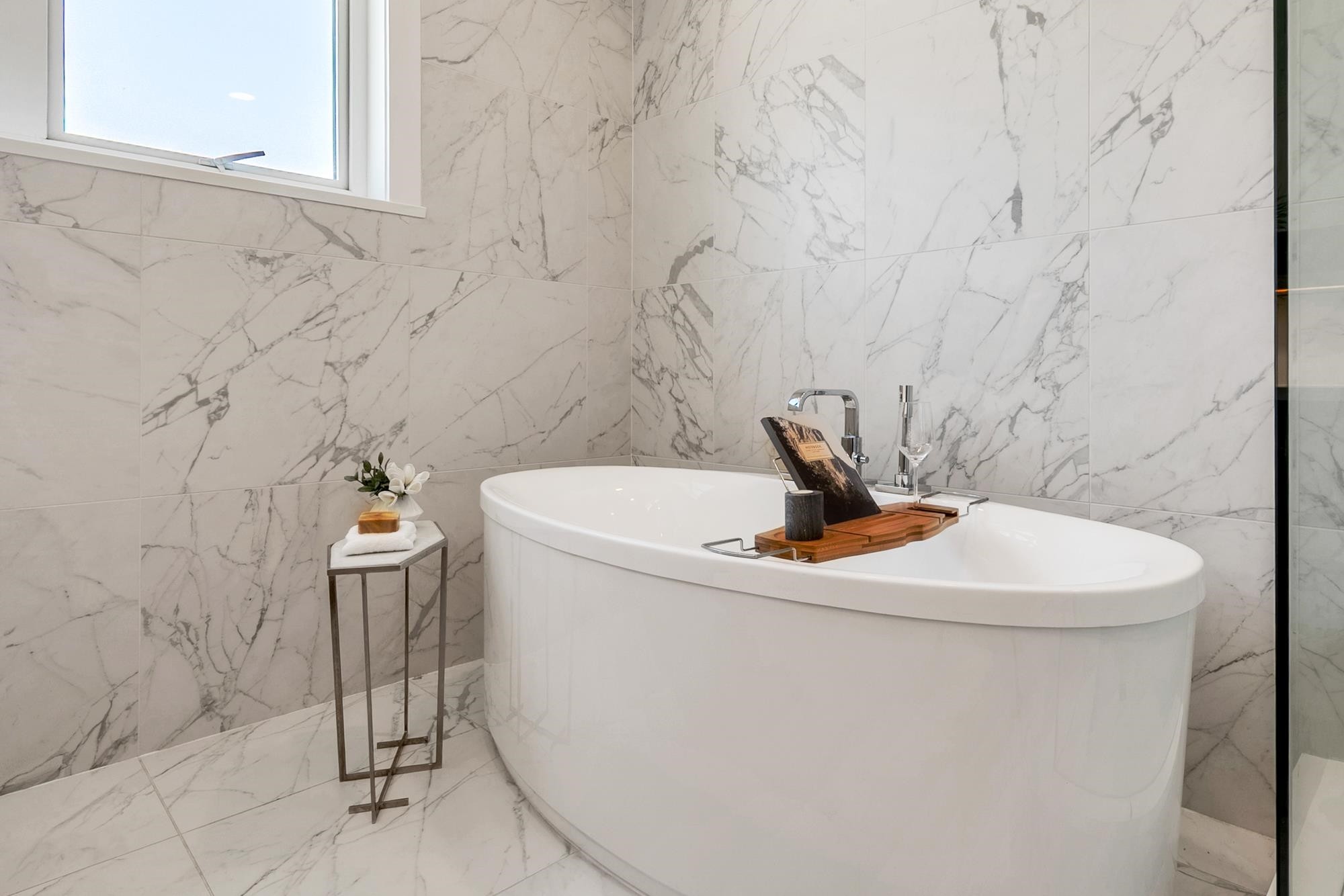 2431 Broadway W, Vancouver, BC