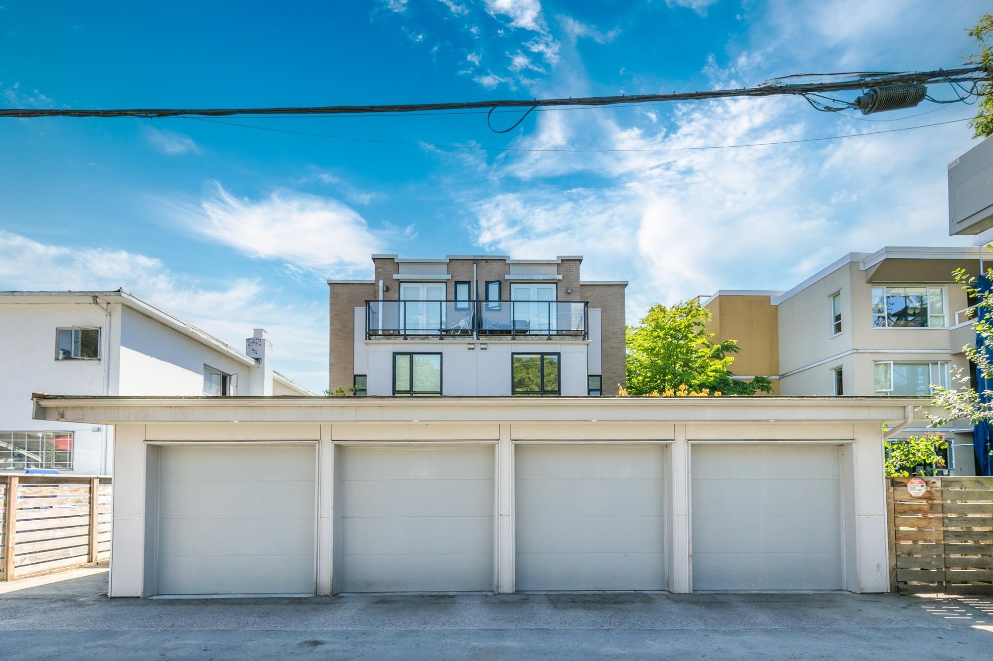 2431 Broadway W, Vancouver, BC