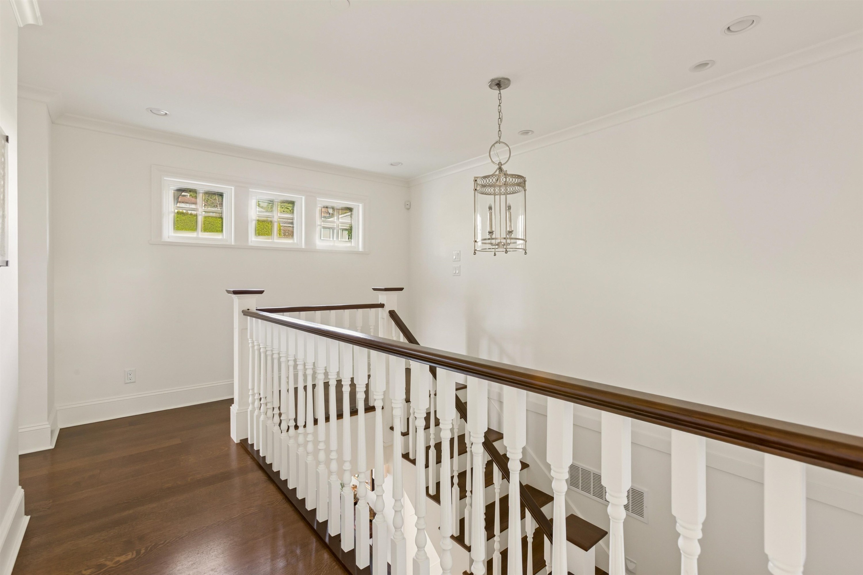 1398 Lawson Avenue, West Vancouver, BC