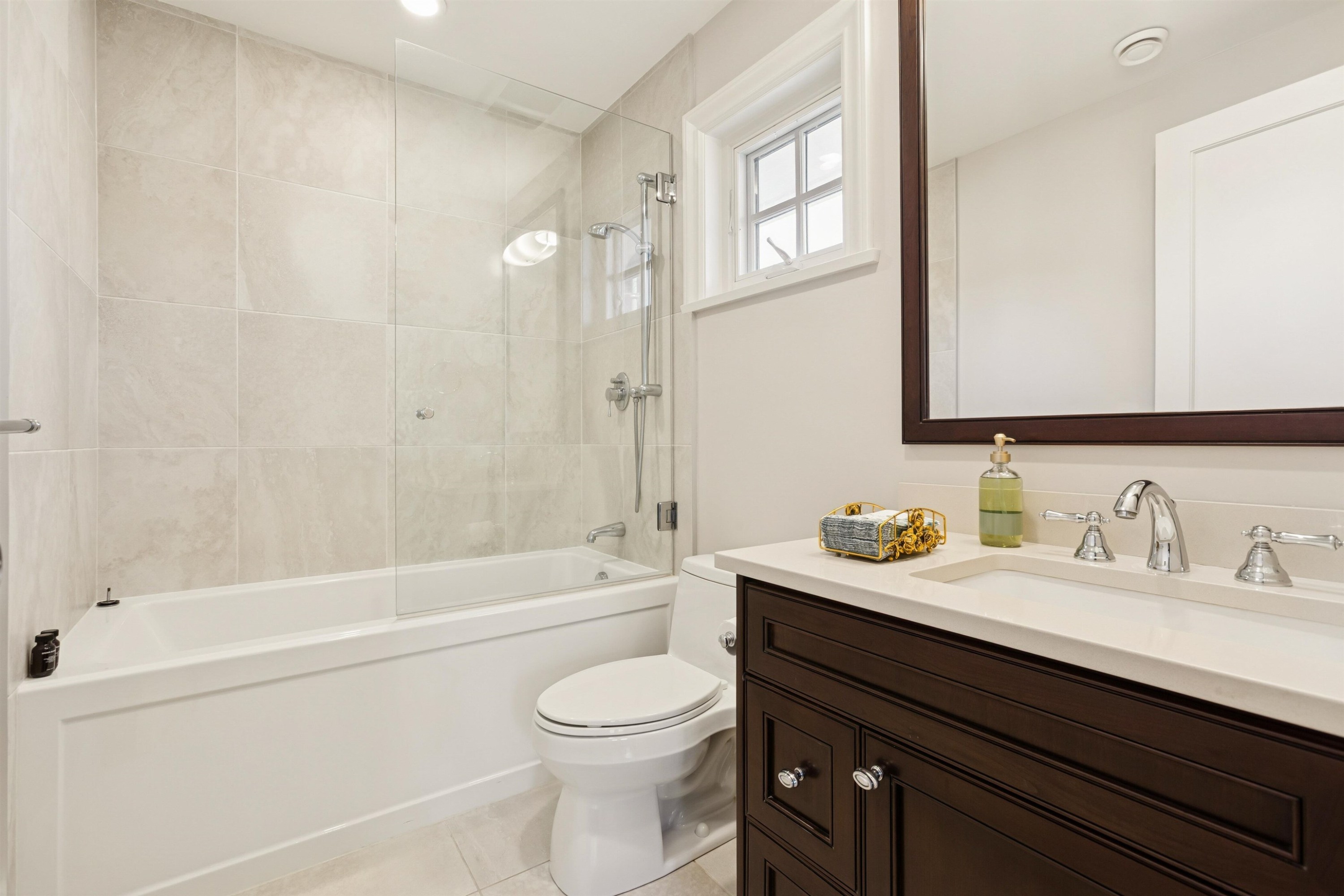 1398 Lawson Avenue, West Vancouver, BC