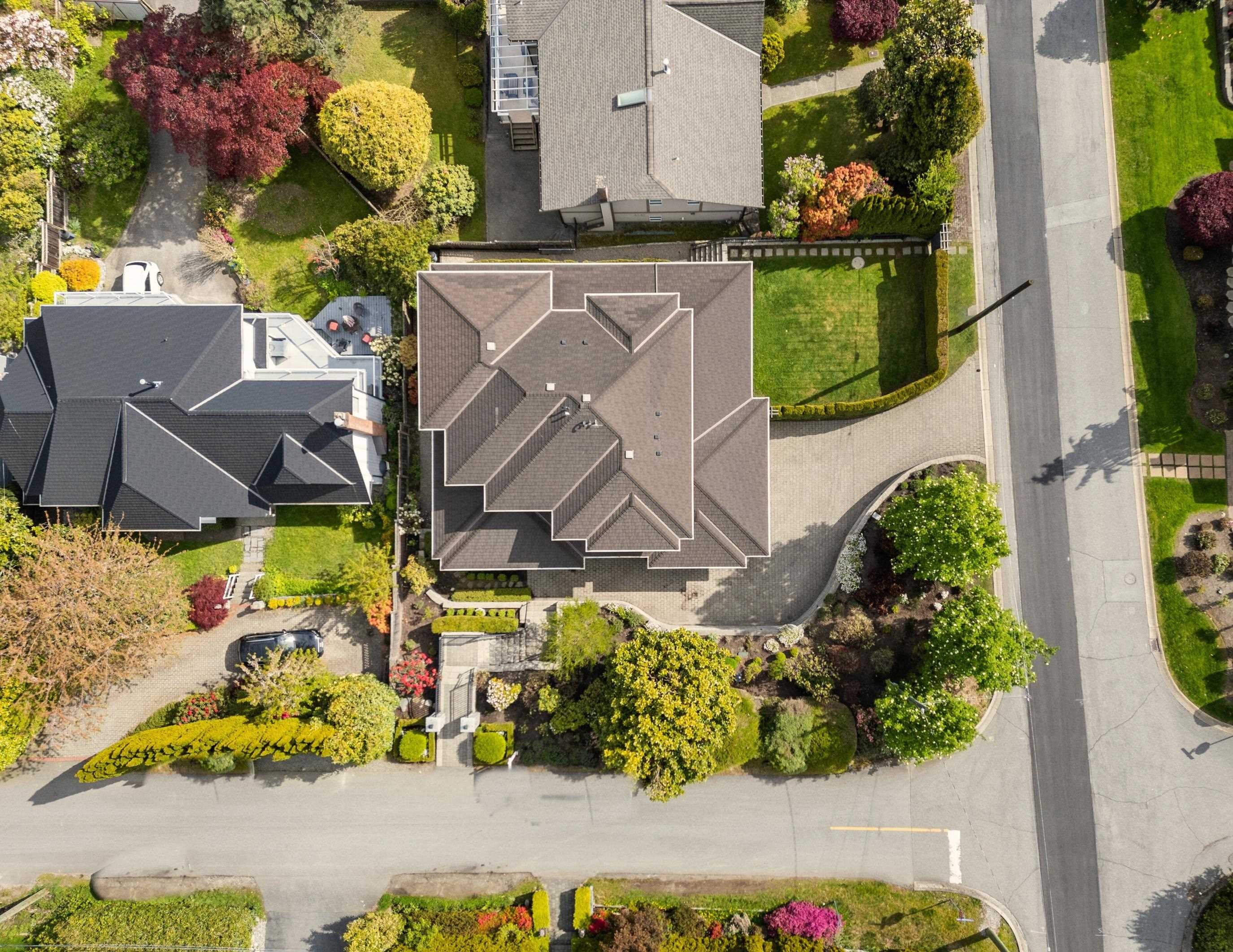 1398 Lawson Avenue, West Vancouver, BC