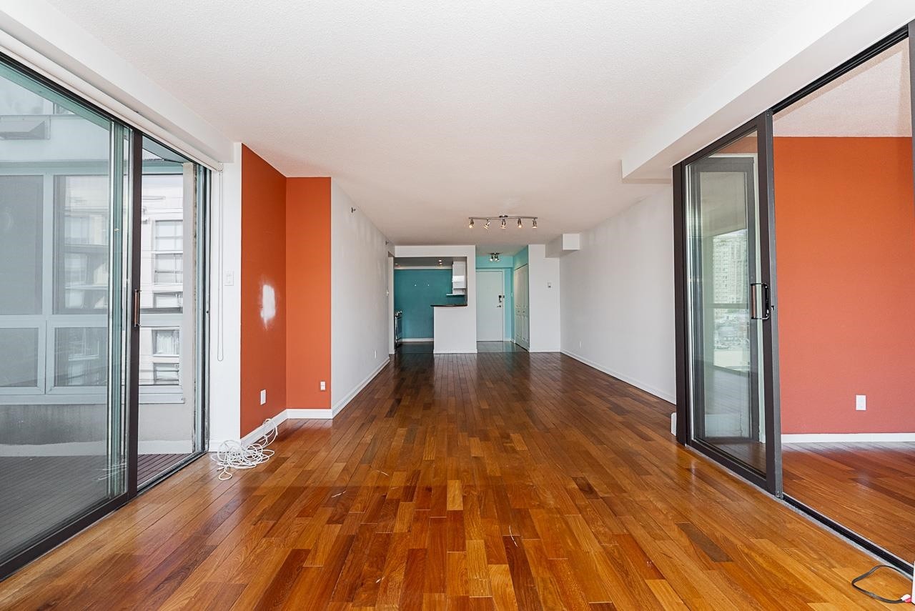 1304-283 Davie Street, Vancouver, BC