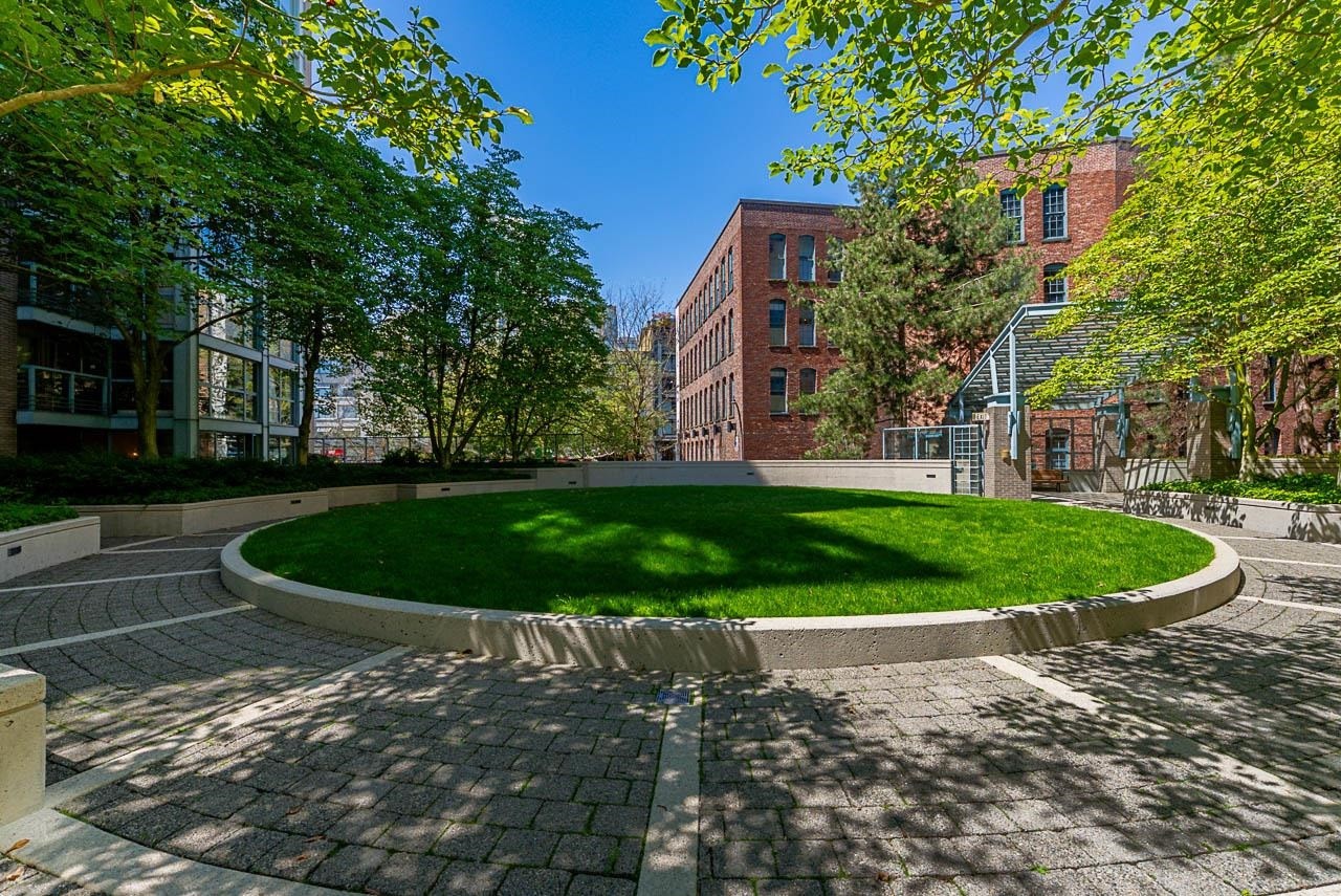 1304-283 Davie Street, Vancouver, BC