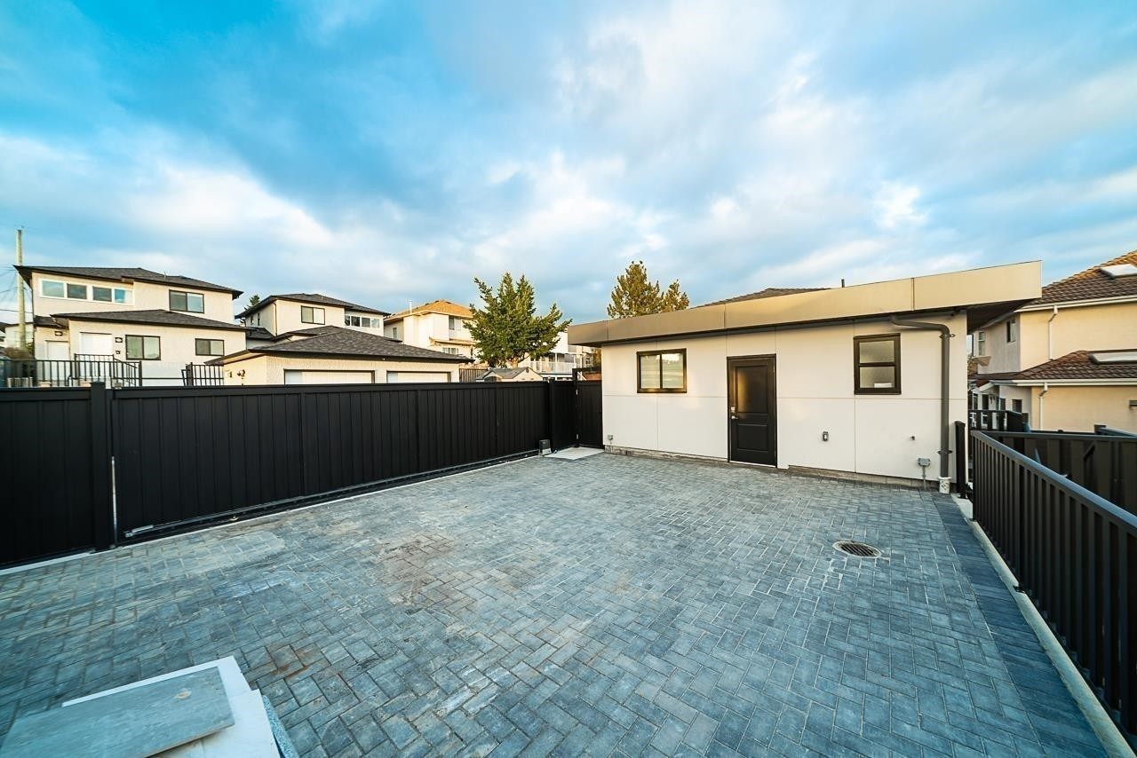 5655 Portland Street, Burnaby, BC