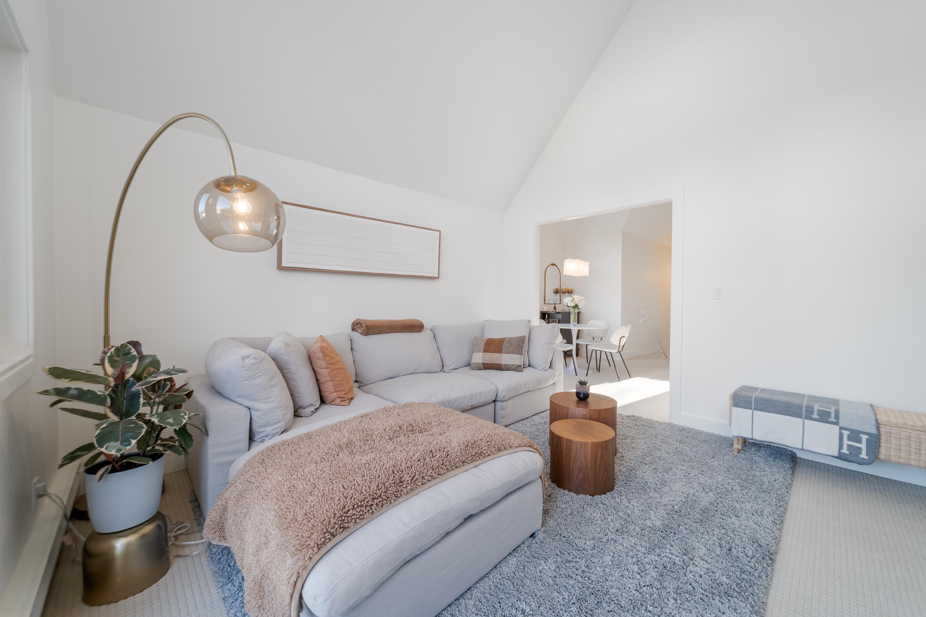 141 13Th Avenue W, Vancouver, BC