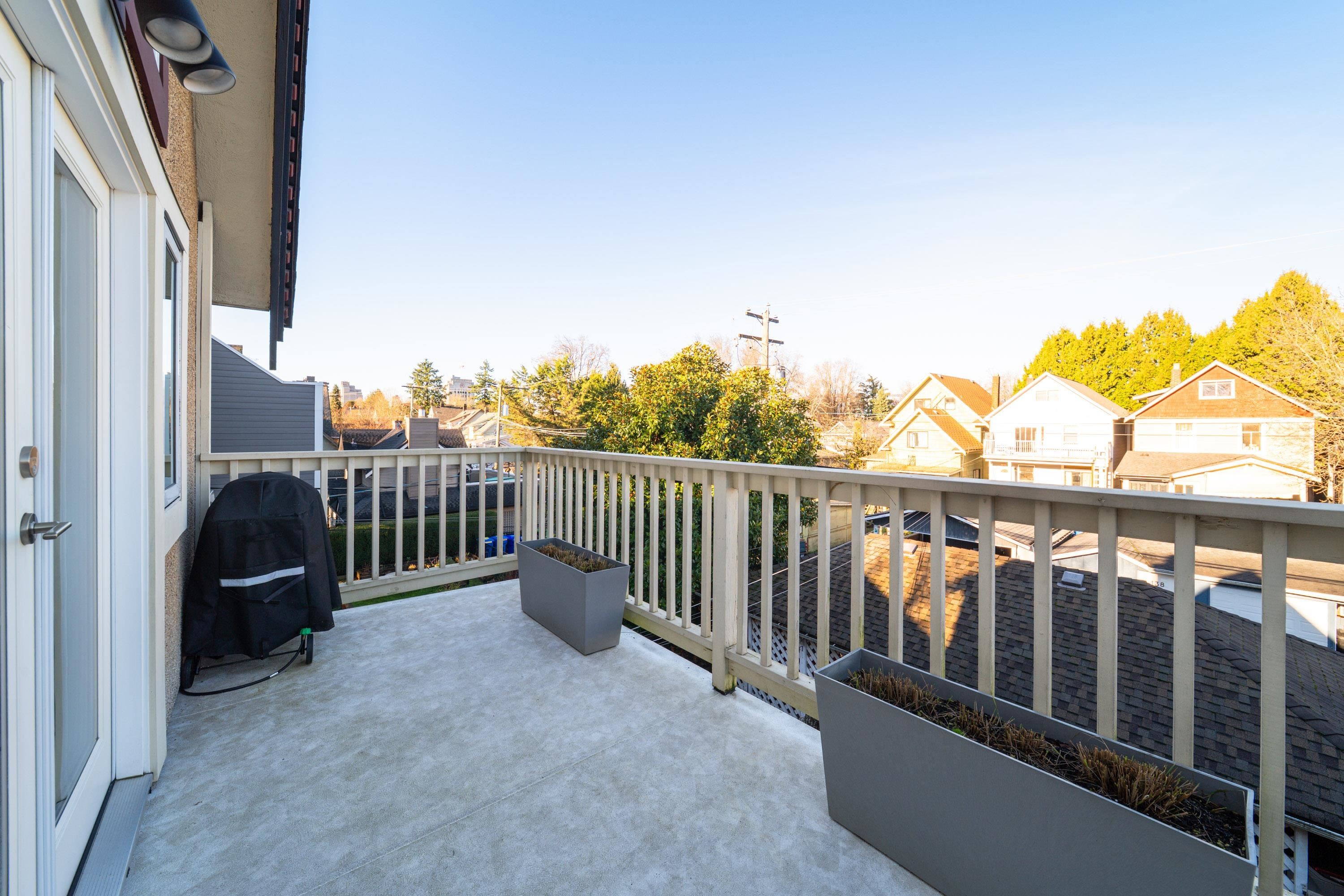 141 13Th Avenue W, Vancouver, BC