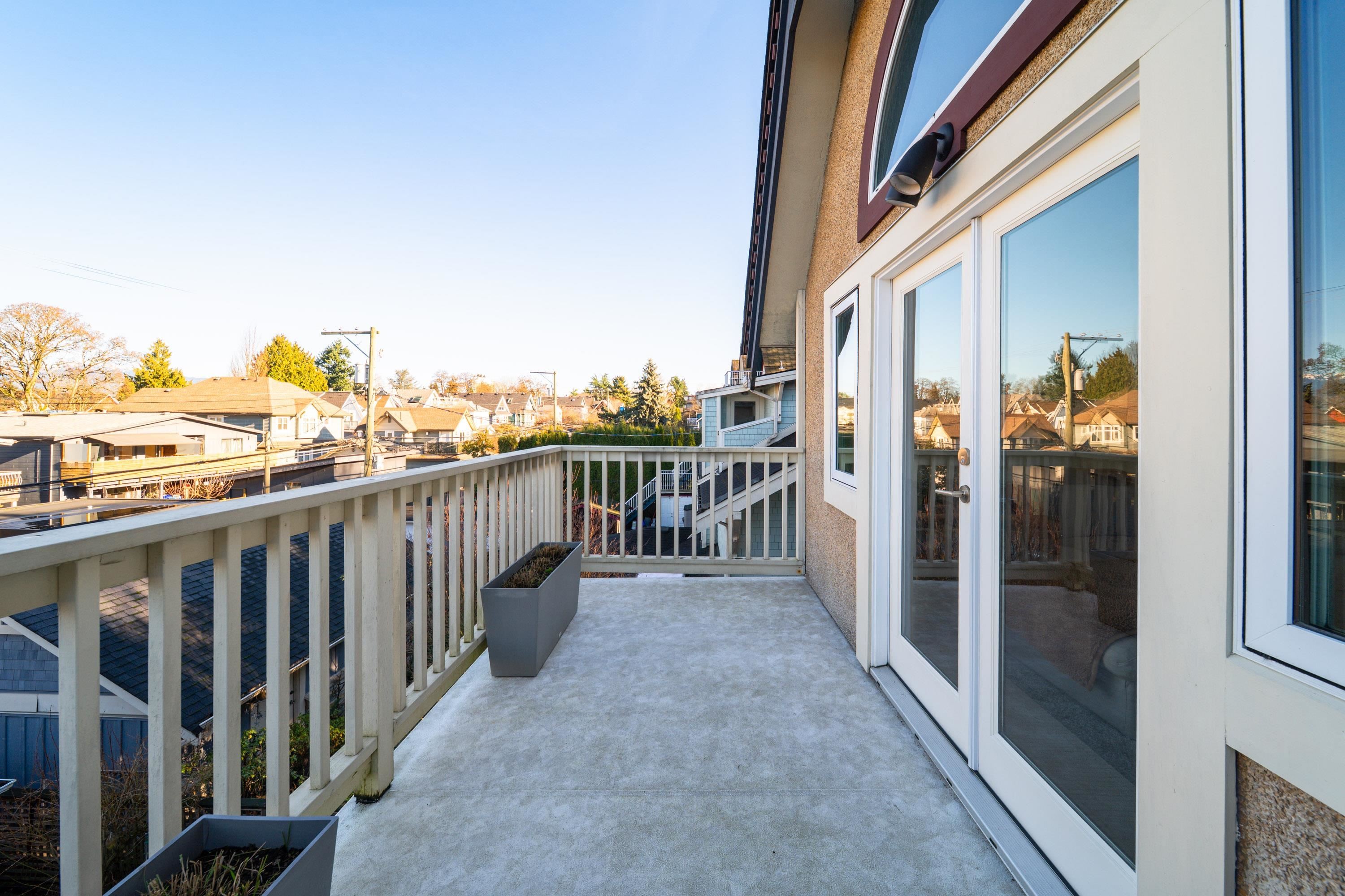 141 13Th Avenue W, Vancouver, BC