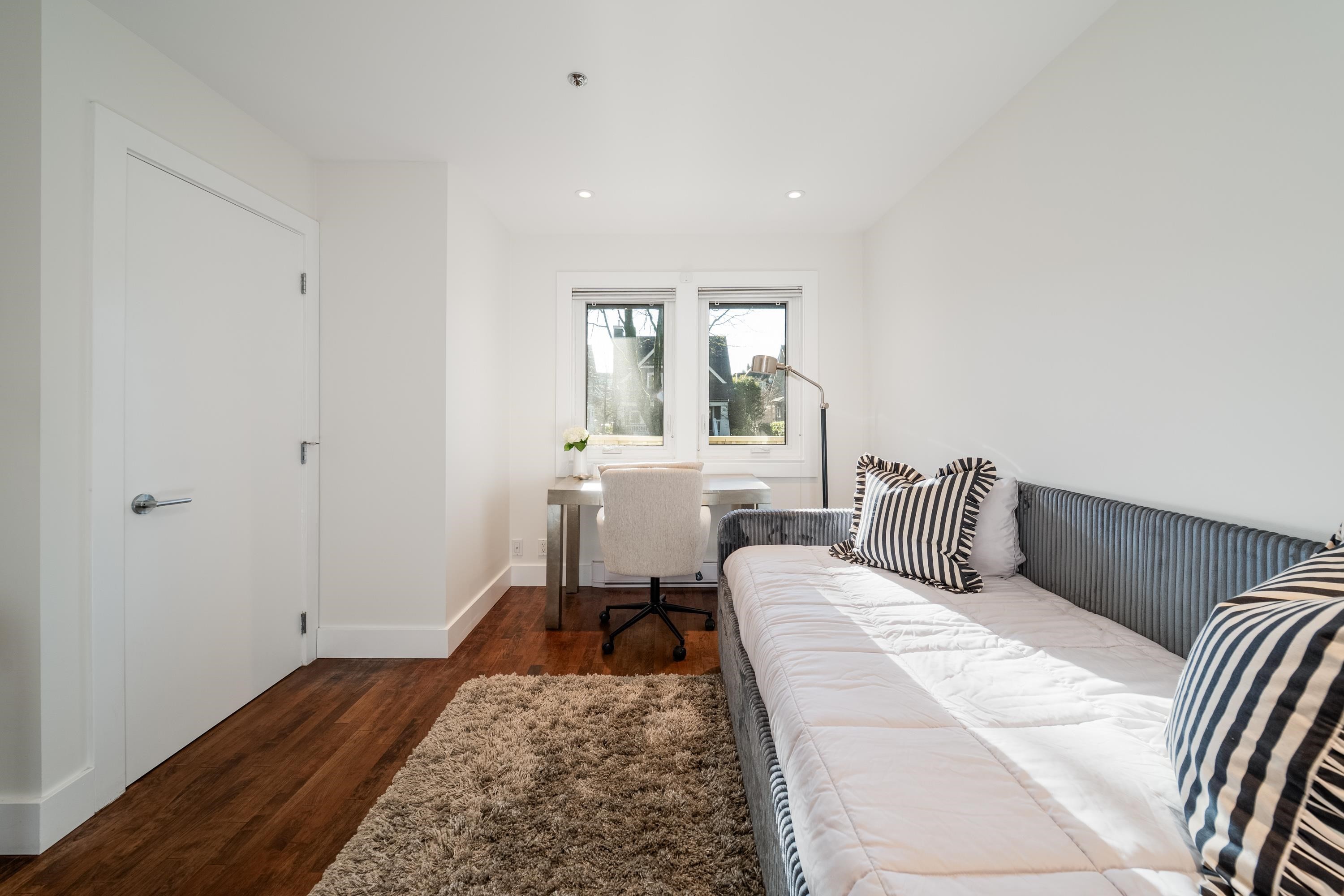 141 13Th Avenue W, Vancouver, BC