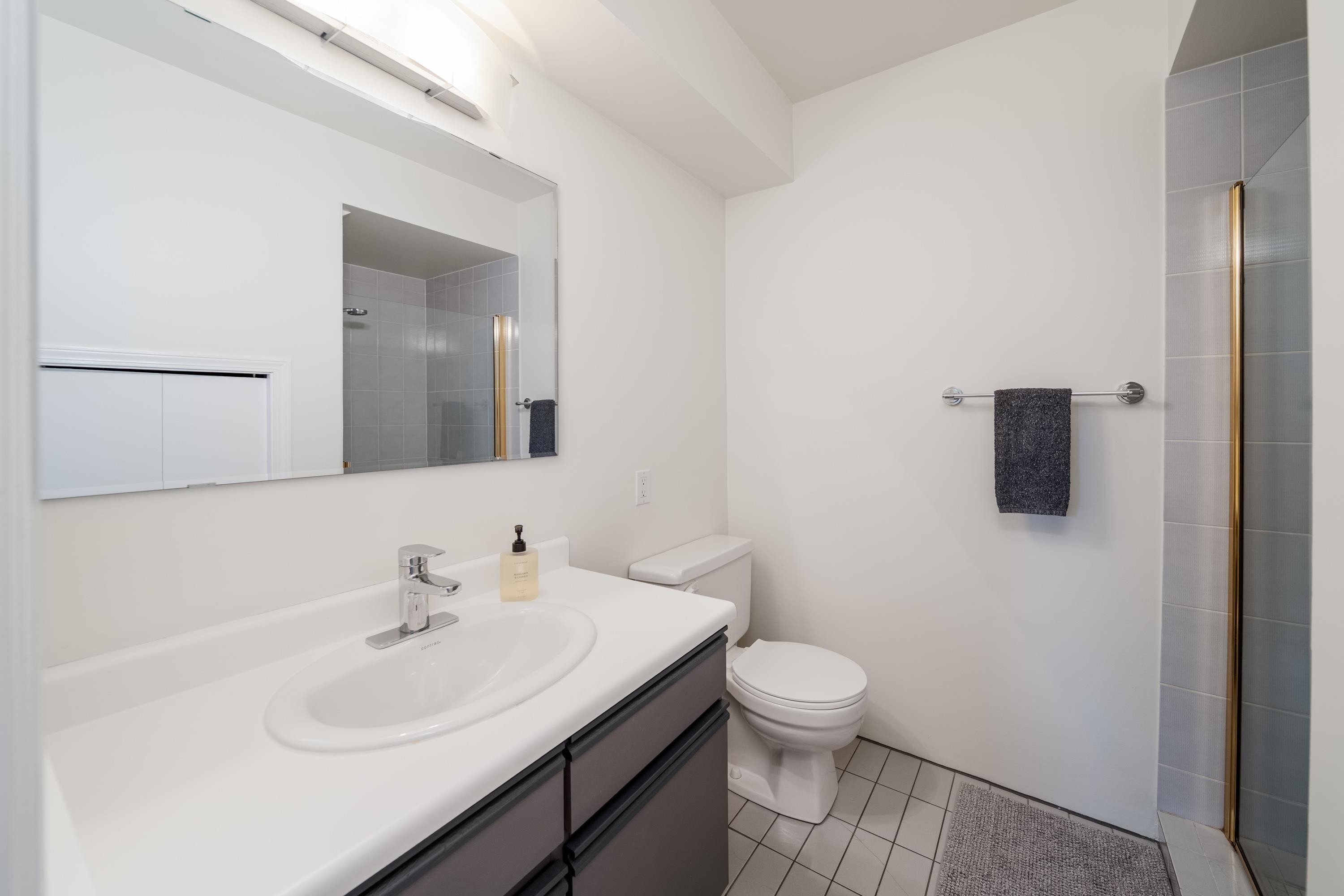 141 13Th Avenue W, Vancouver, BC