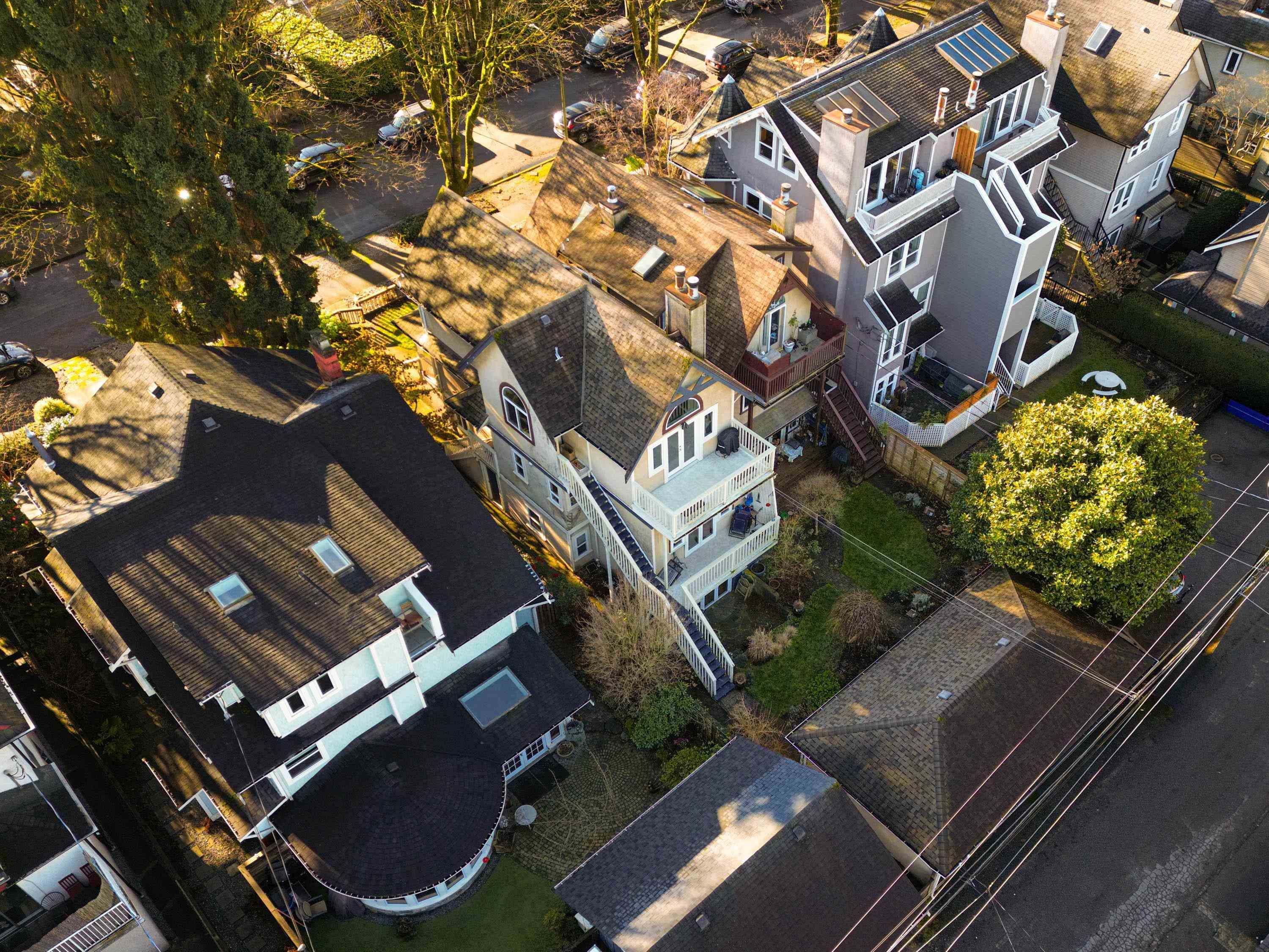 141 13Th Avenue W, Vancouver, BC