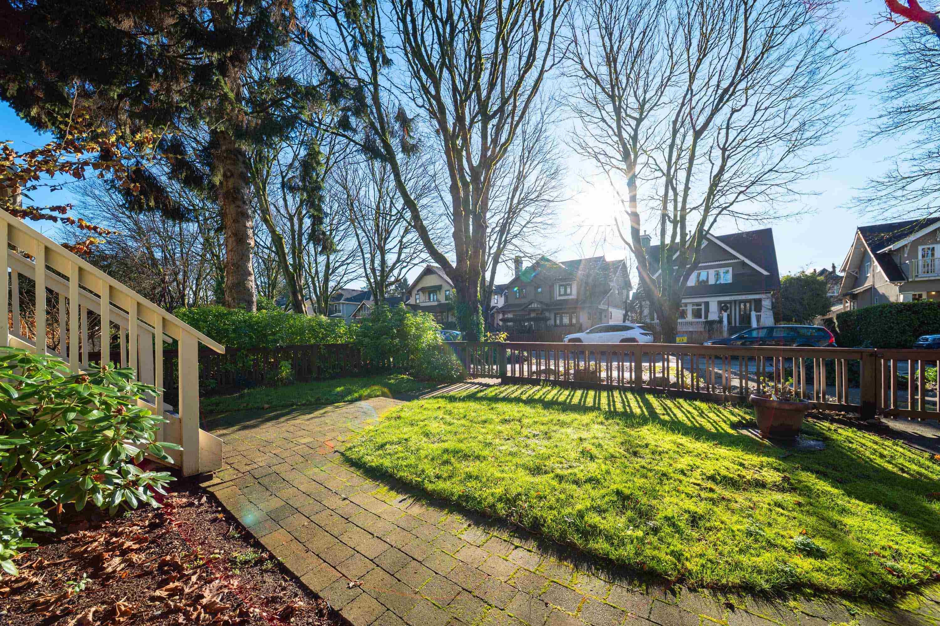 141 13Th Avenue W, Vancouver, BC