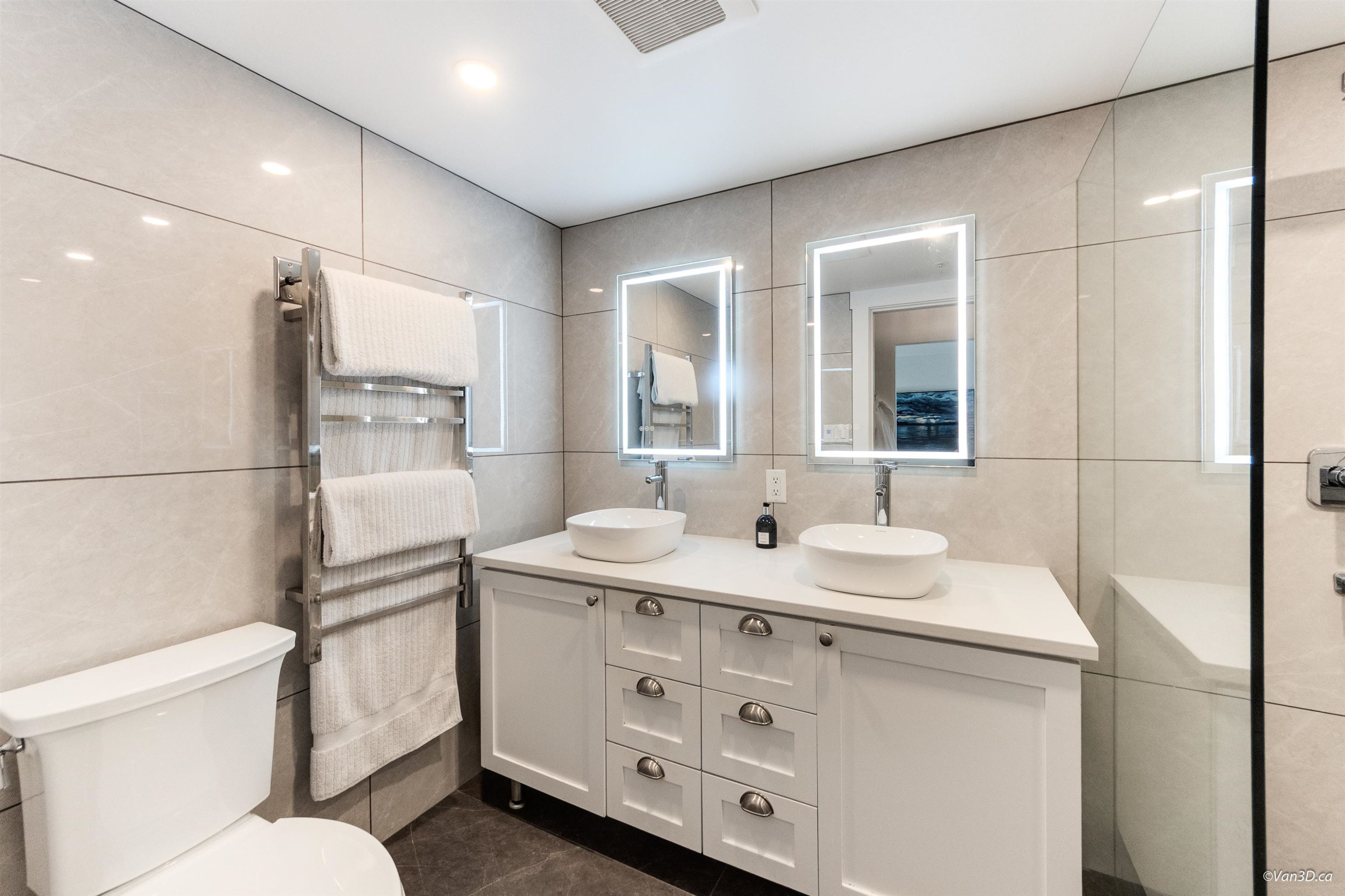 1017 8Th Avenue W, Vancouver, BC