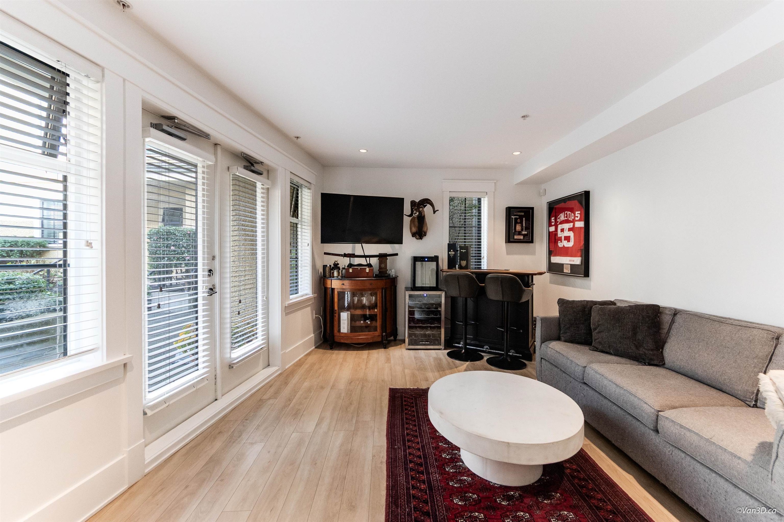 1017 8Th Avenue W, Vancouver, BC