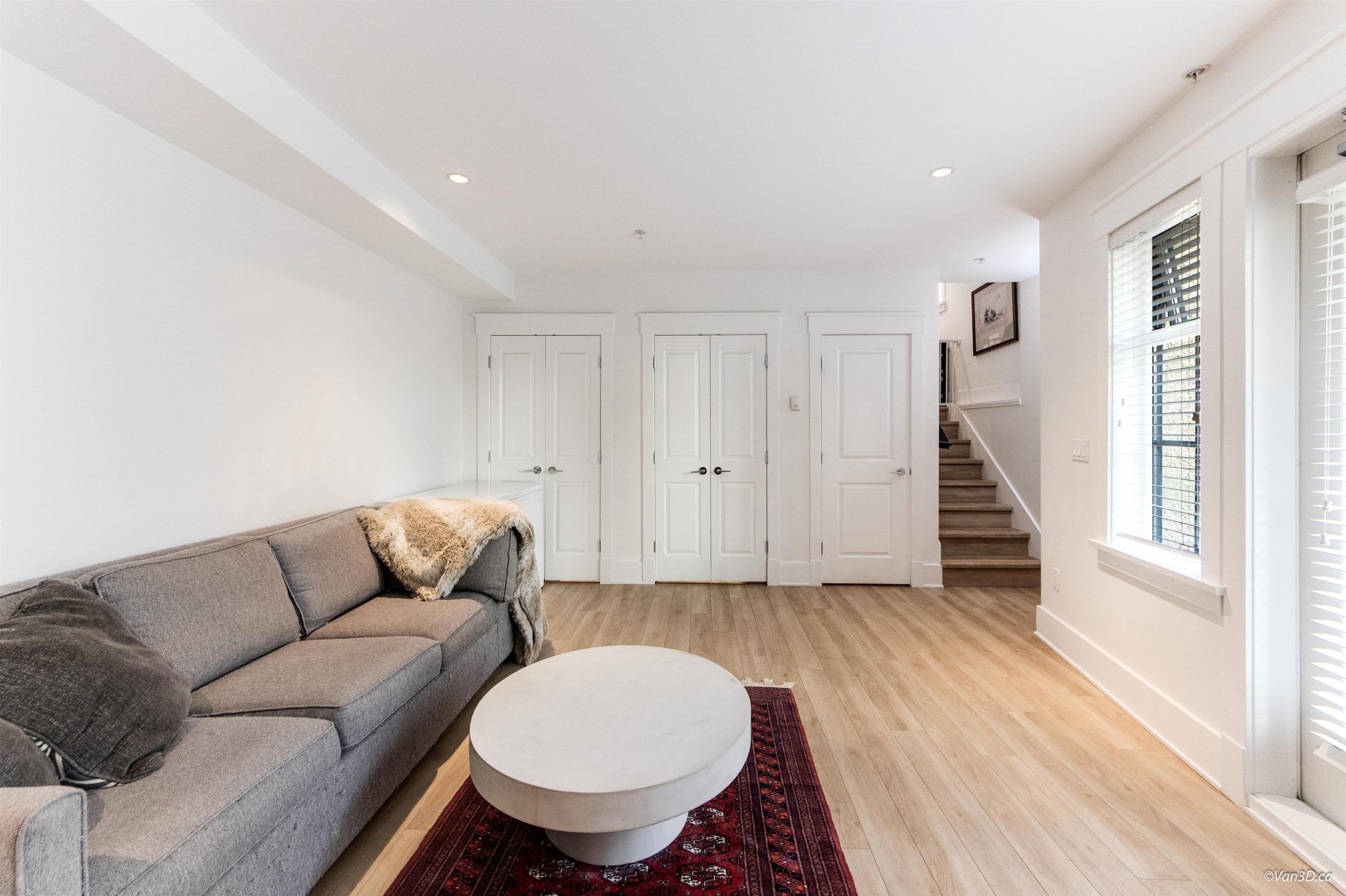 1017 8Th Avenue W, Vancouver, BC