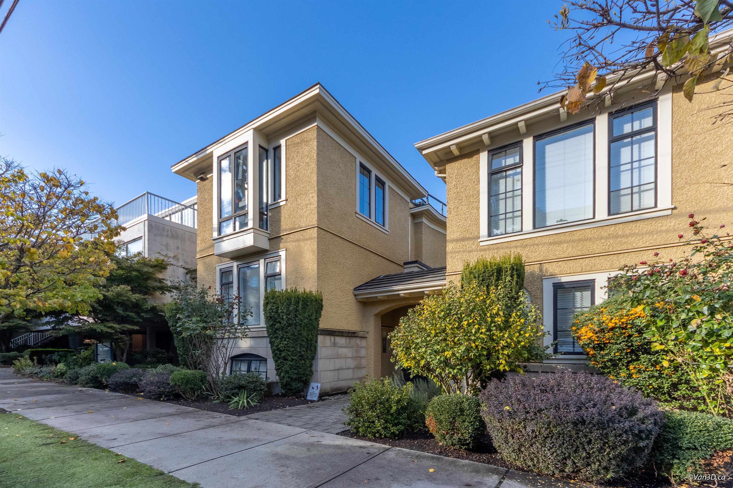 1017 8Th Avenue W, Vancouver, BC