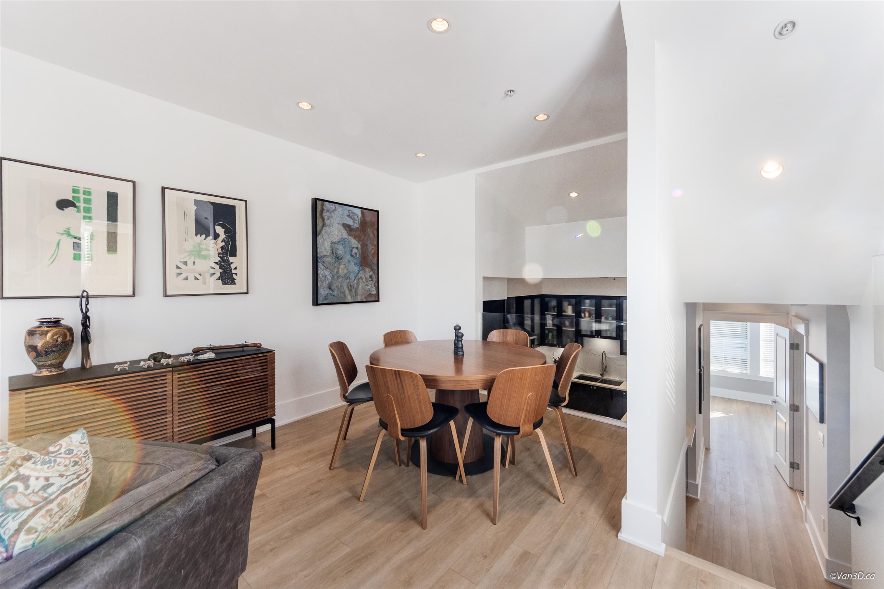 1017 8Th Avenue W, Vancouver, BC