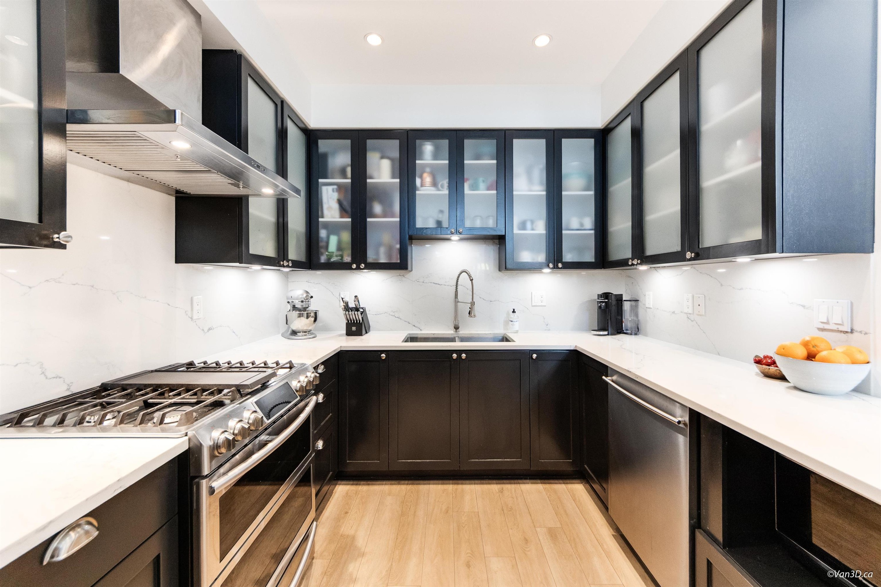 1017 8Th Avenue W, Vancouver, BC