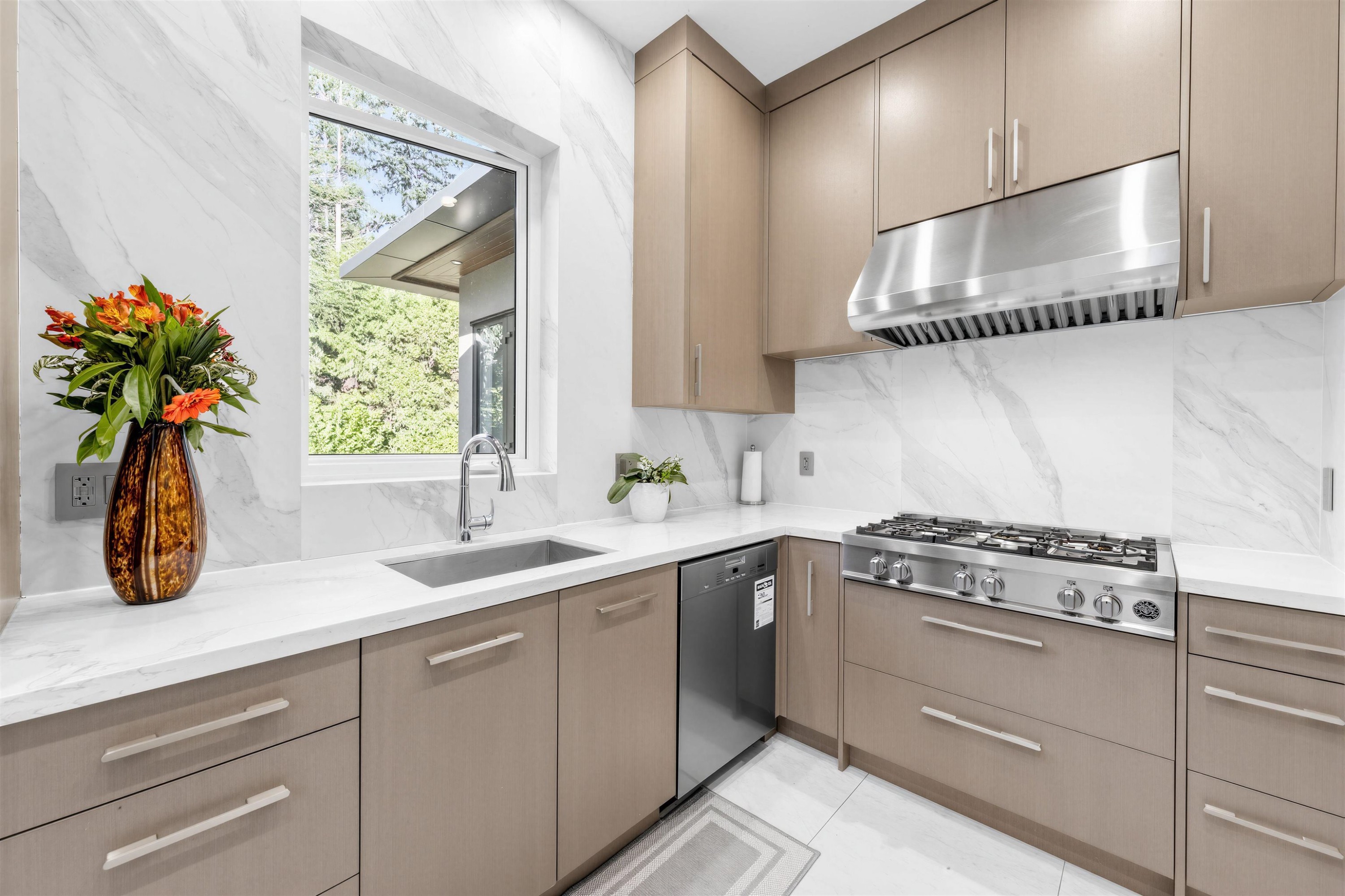 515 Ballantree Road, West Vancouver, BC