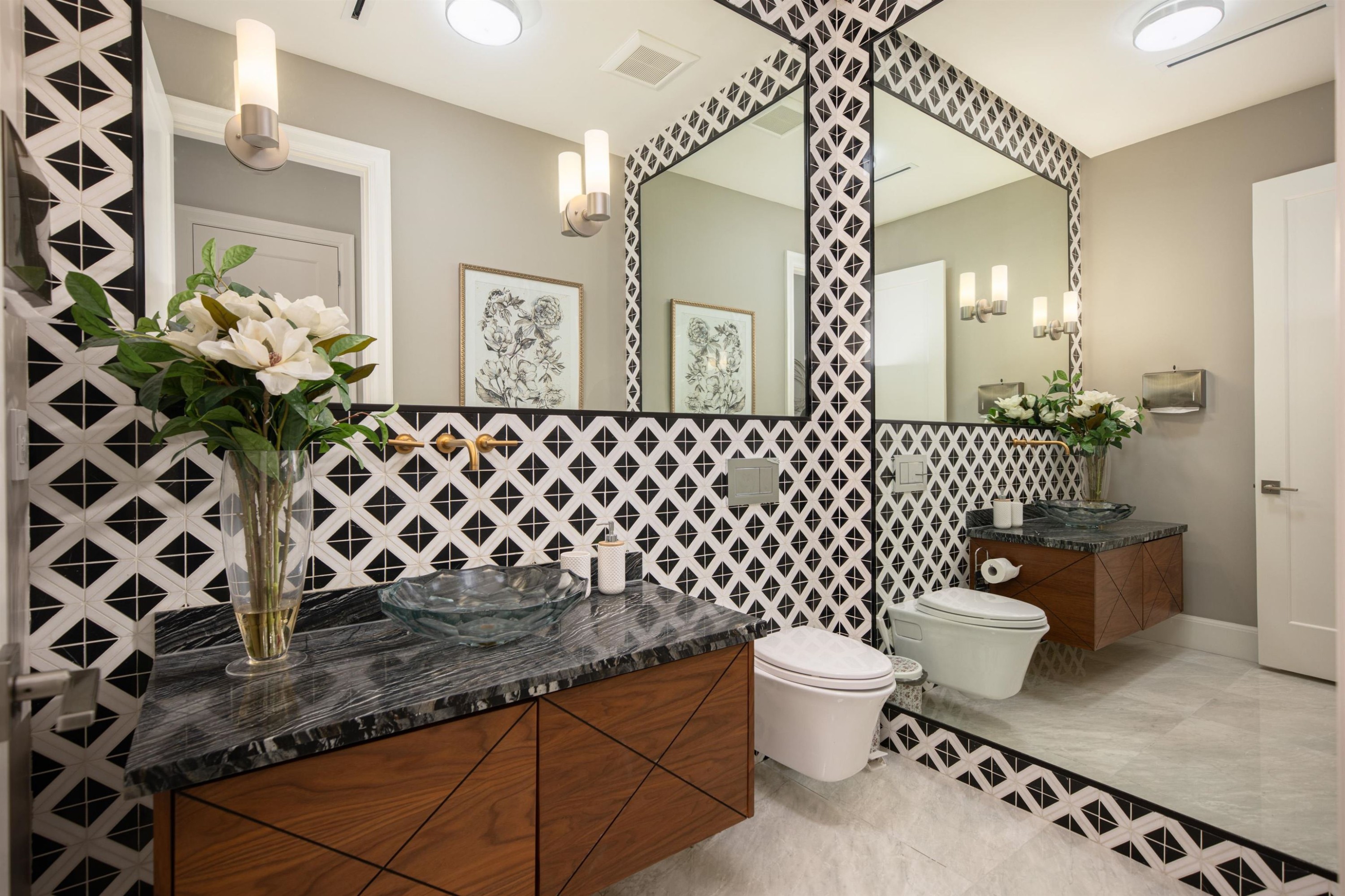 8160 Railway Avenue, Richmond, BC