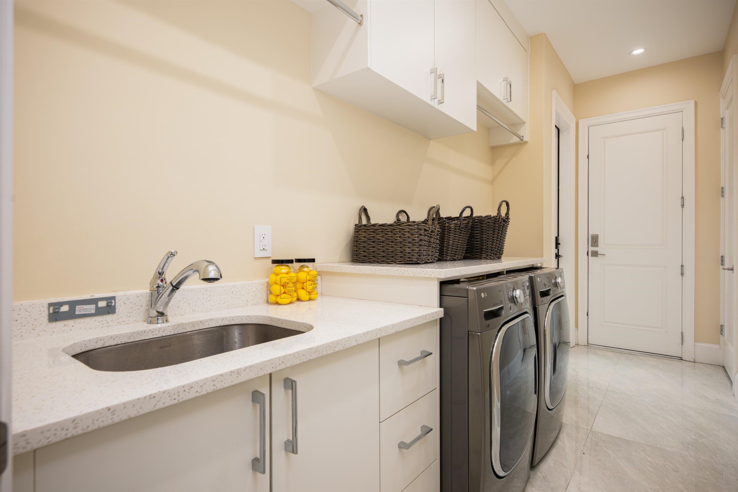 8160 Railway Avenue, Richmond, BC