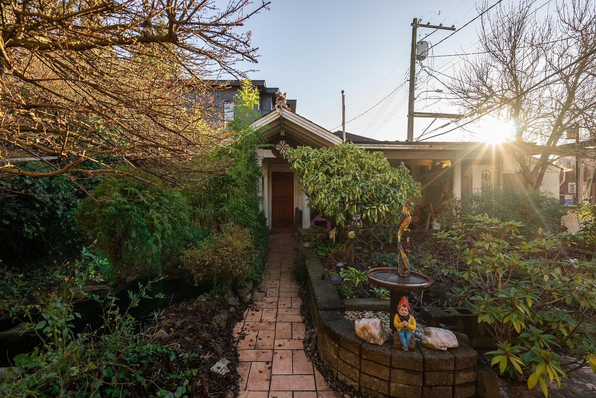 228 26Th Avenue E, Vancouver, BC