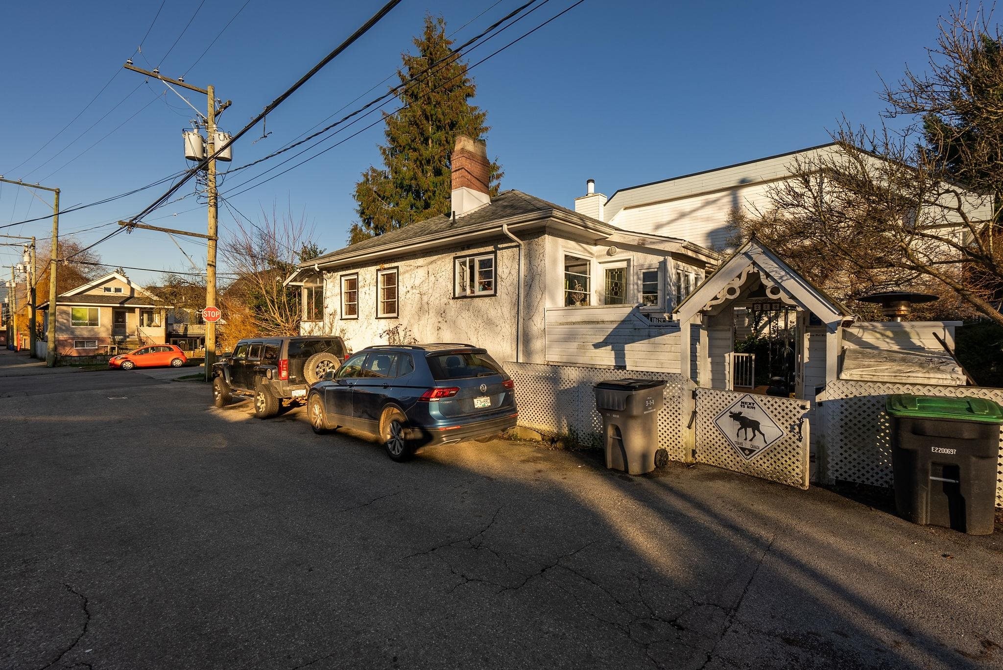 228 26Th Avenue E, Vancouver, BC