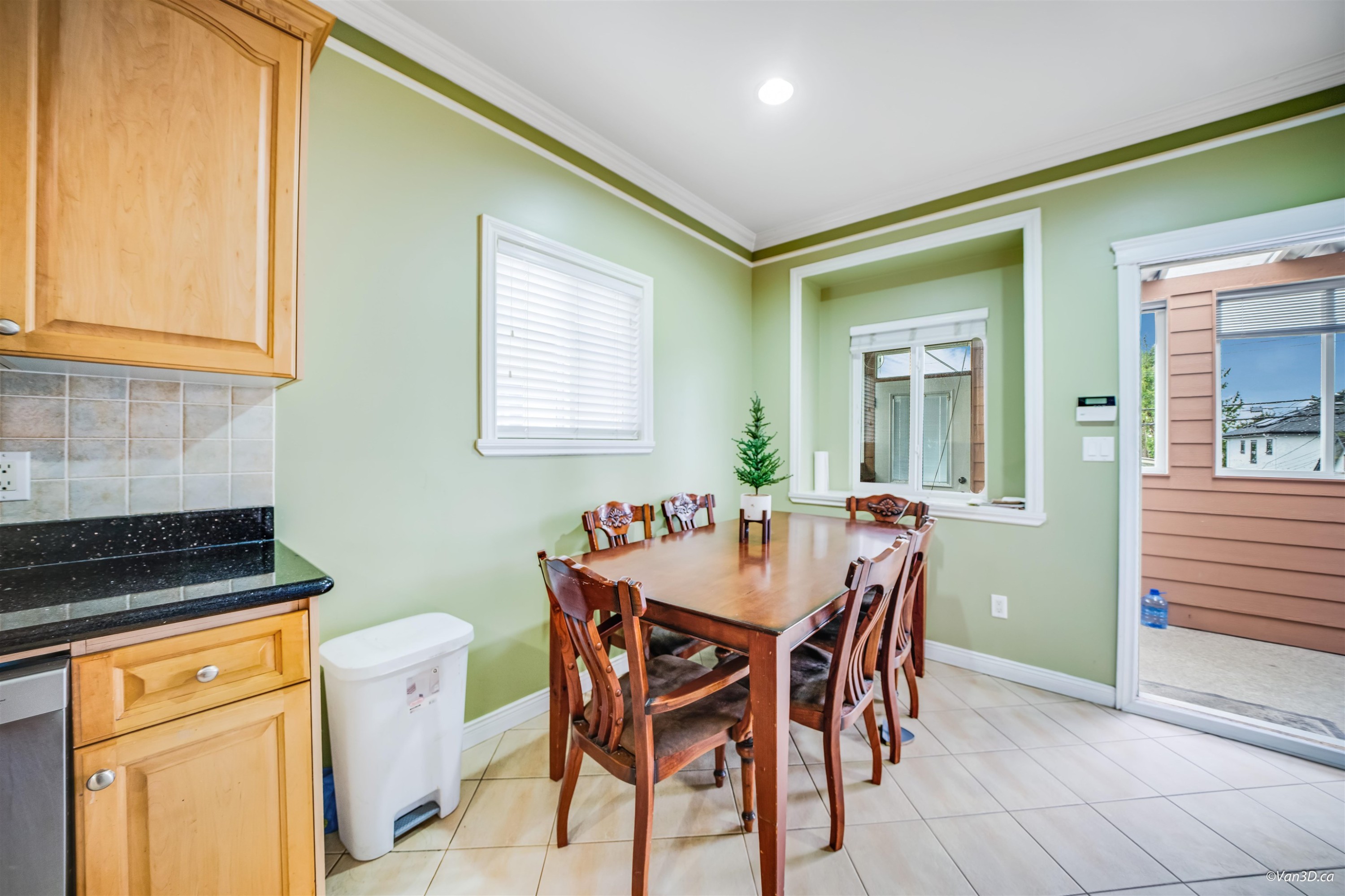 742 51St Avenue E, Vancouver, BC