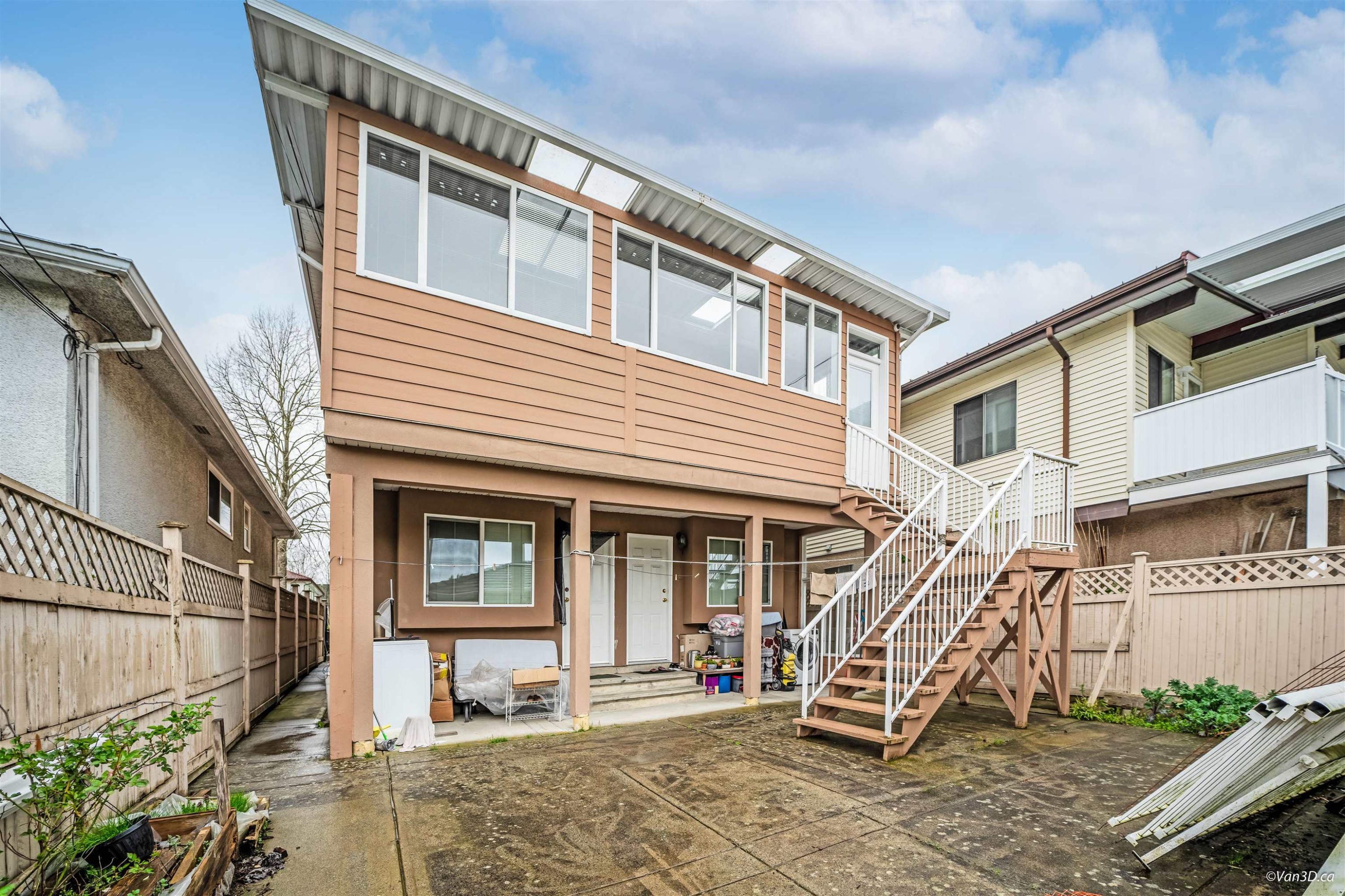 742 51St Avenue E, Vancouver, BC
