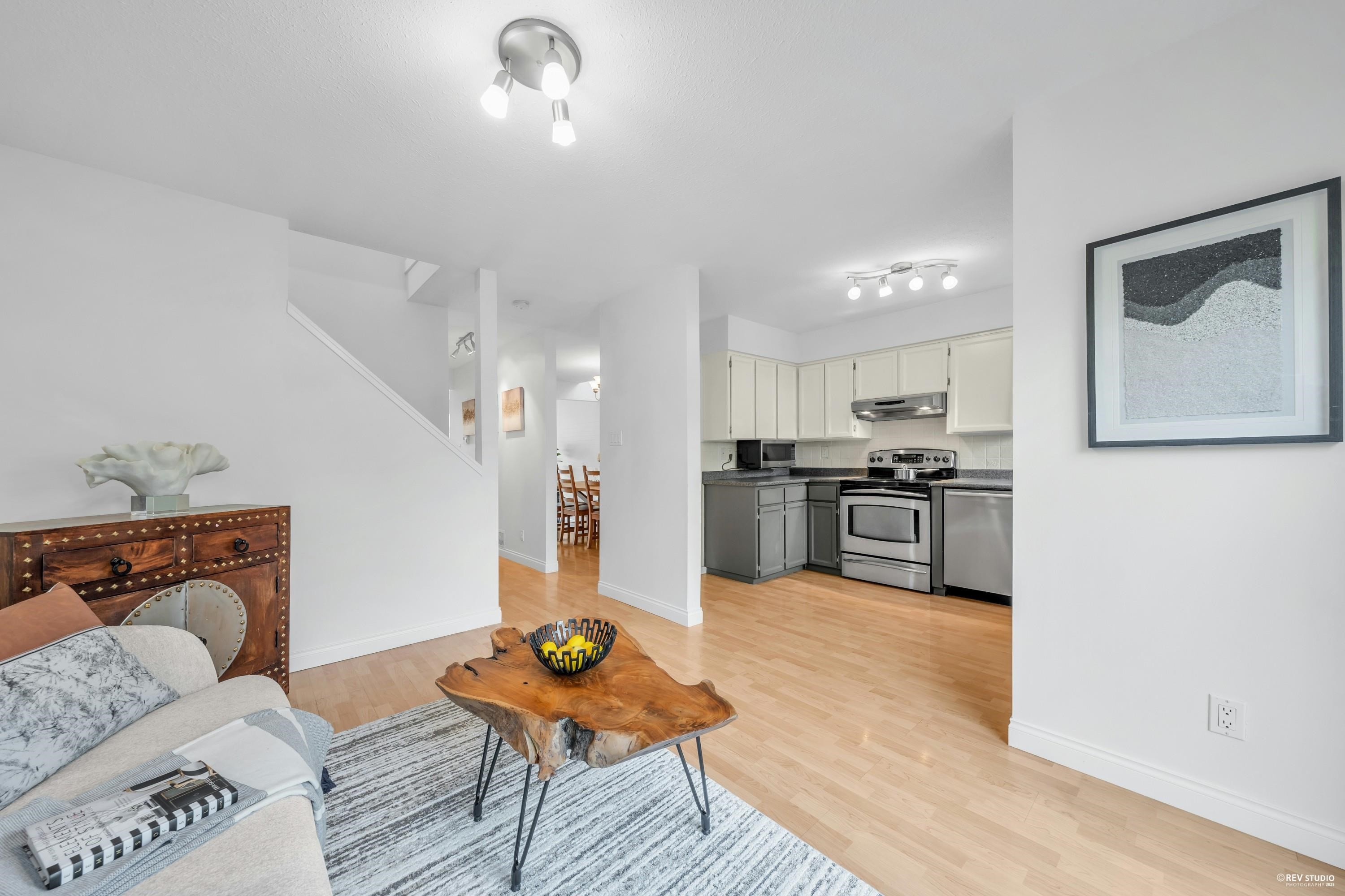 252 21St Street E, North Vancouver, BC