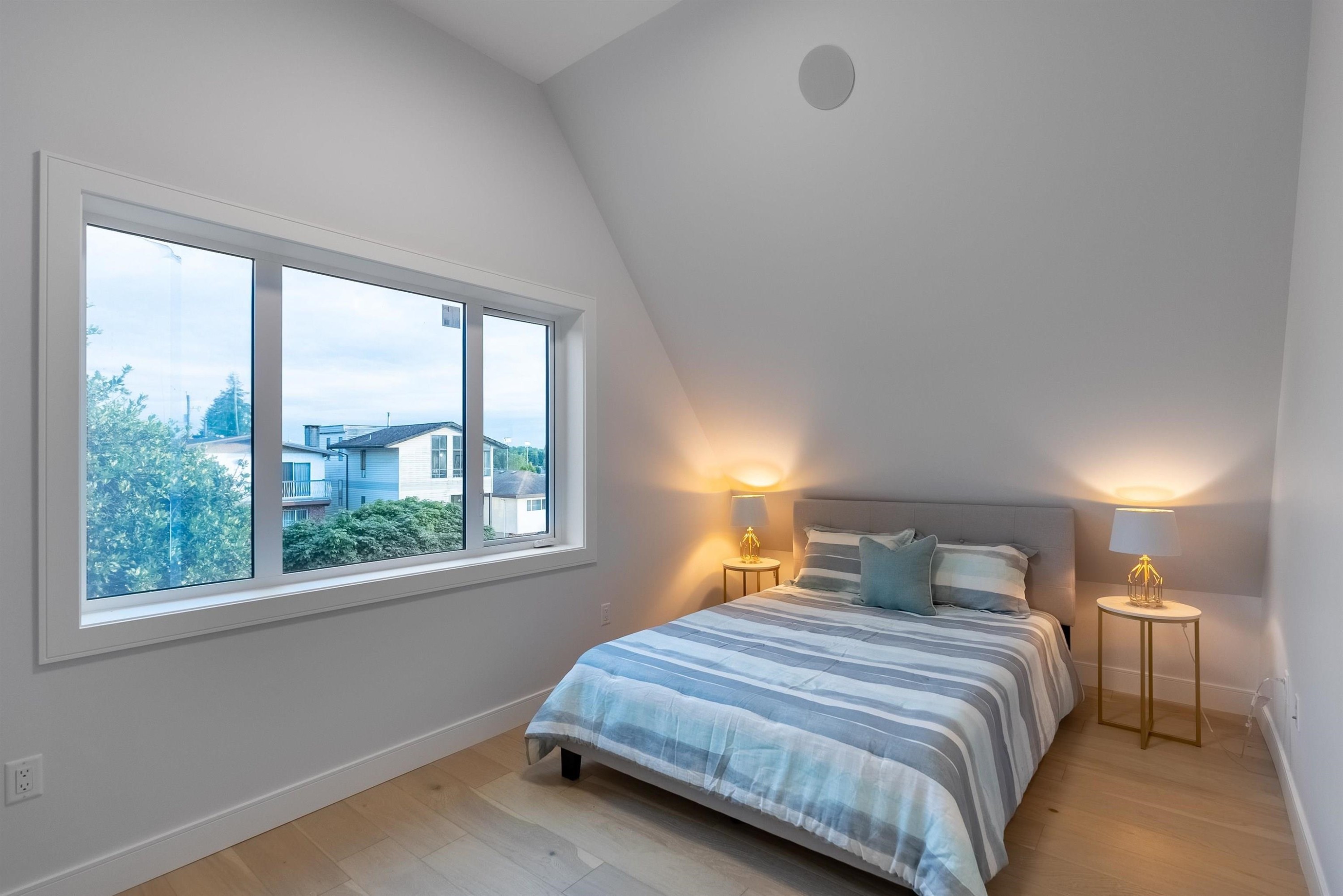 3433 Dundas Street, Vancouver, BC