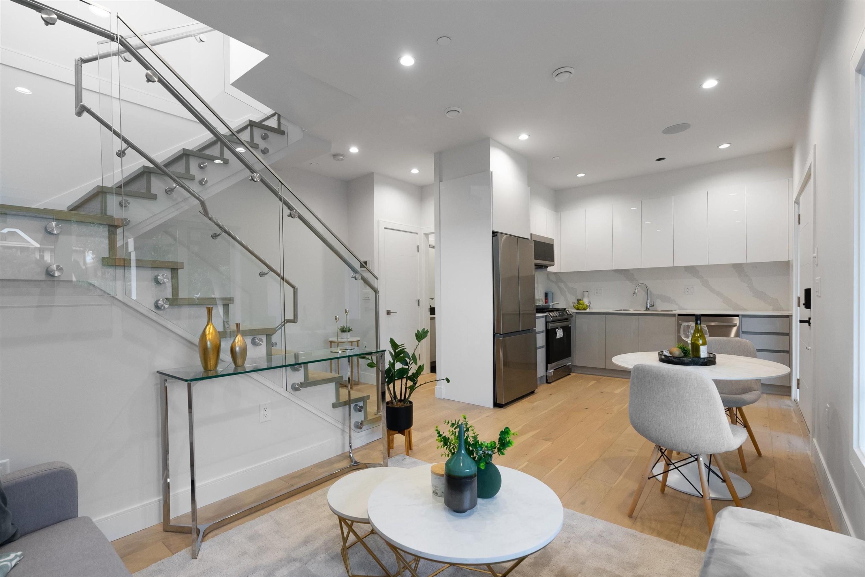 3433 Dundas Street, Vancouver, BC