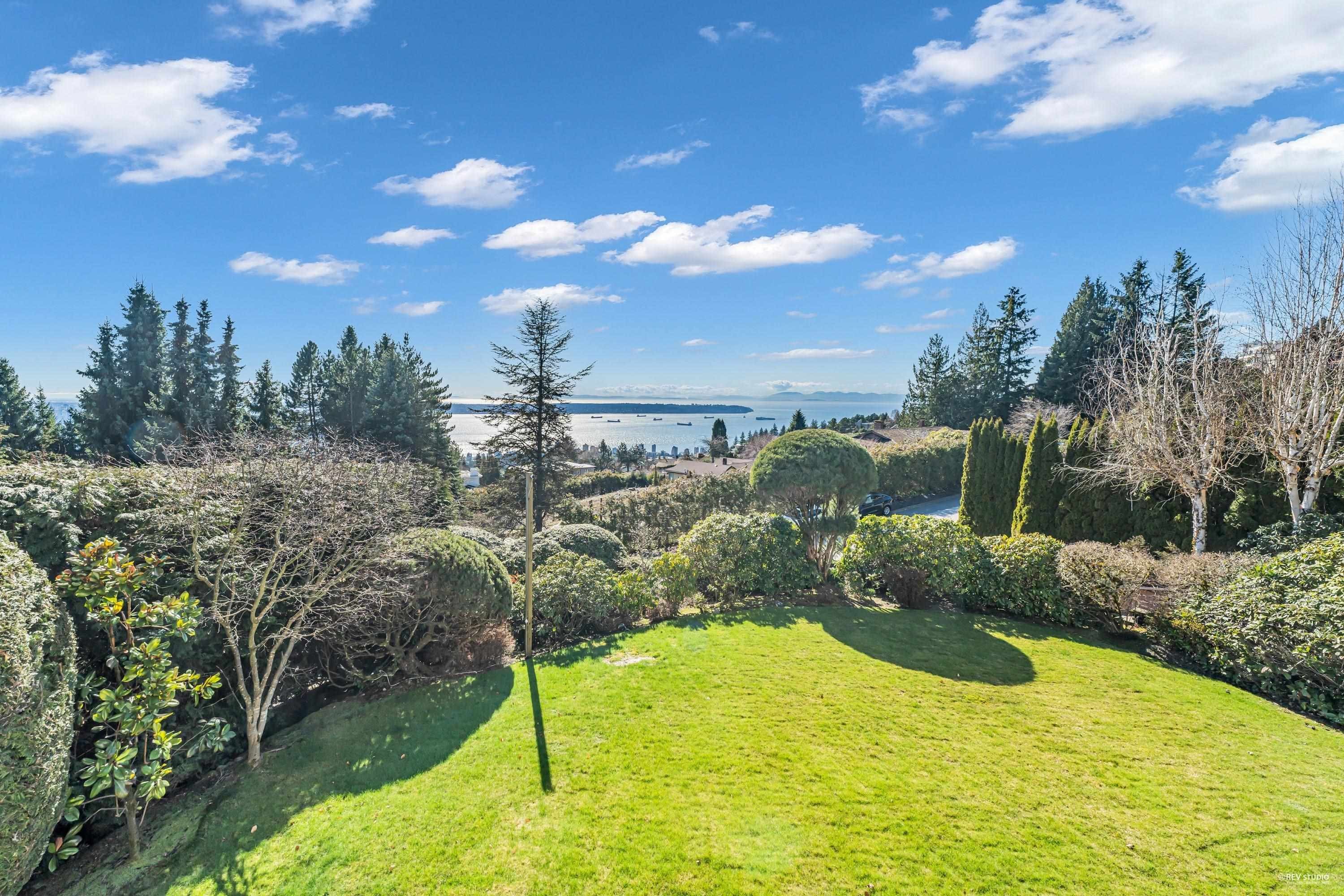 1407 Bramwell Road, West Vancouver, BC