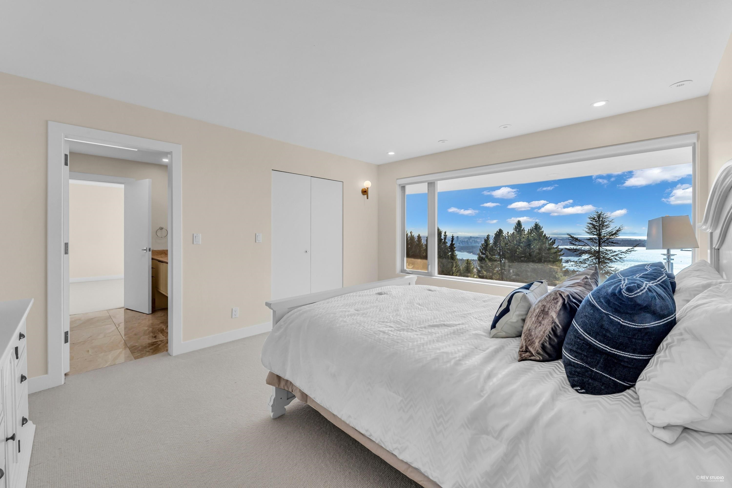 1407 Bramwell Road, West Vancouver, BC