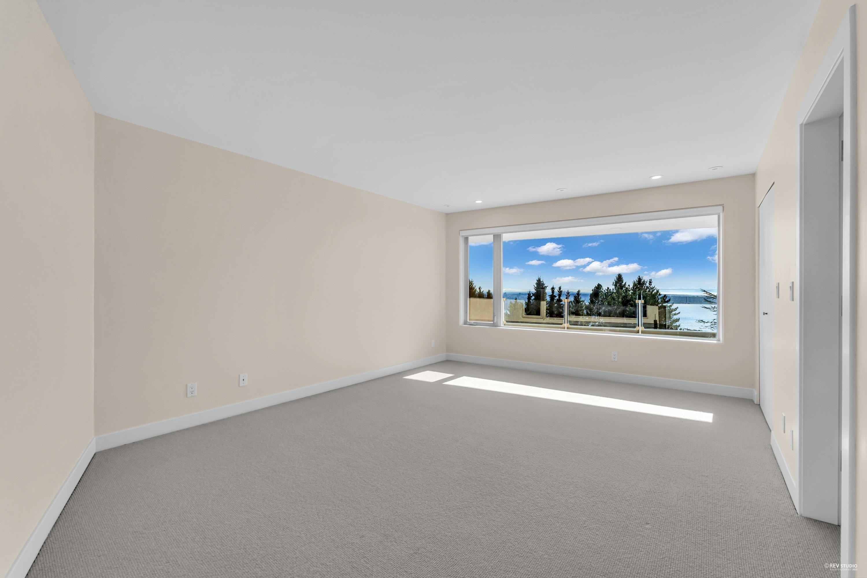 1407 Bramwell Road, West Vancouver, BC