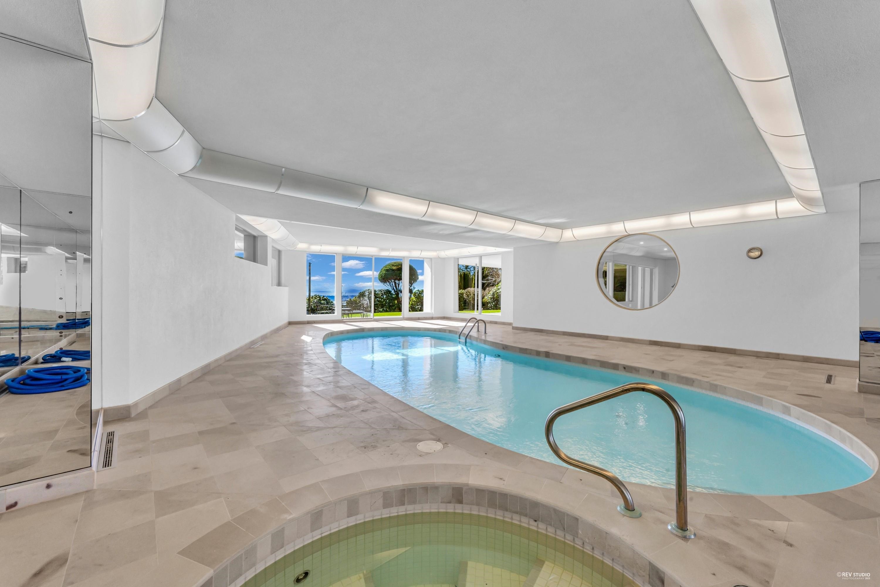 1407 Bramwell Road, West Vancouver, BC