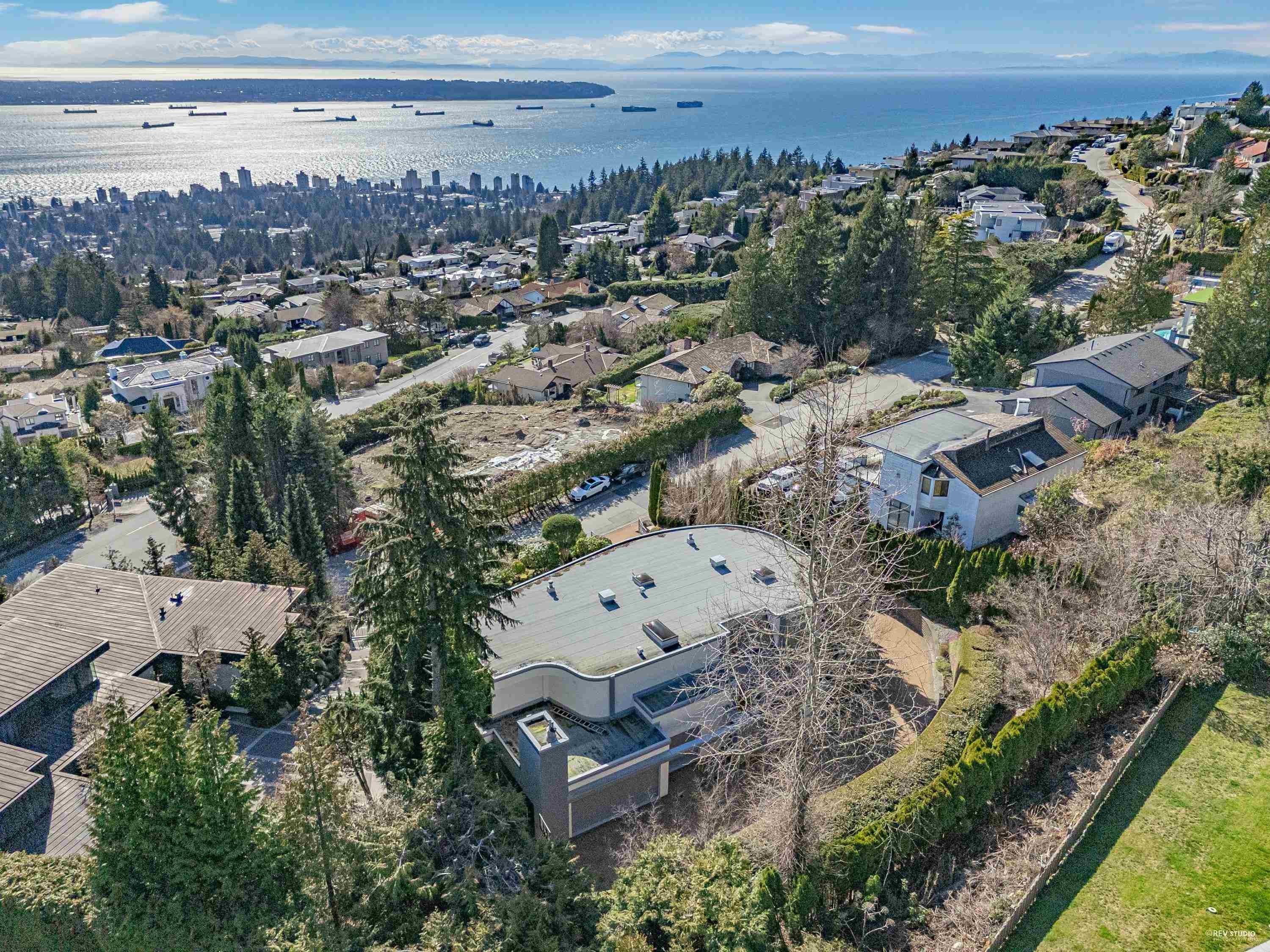 1407 Bramwell Road, West Vancouver, BC