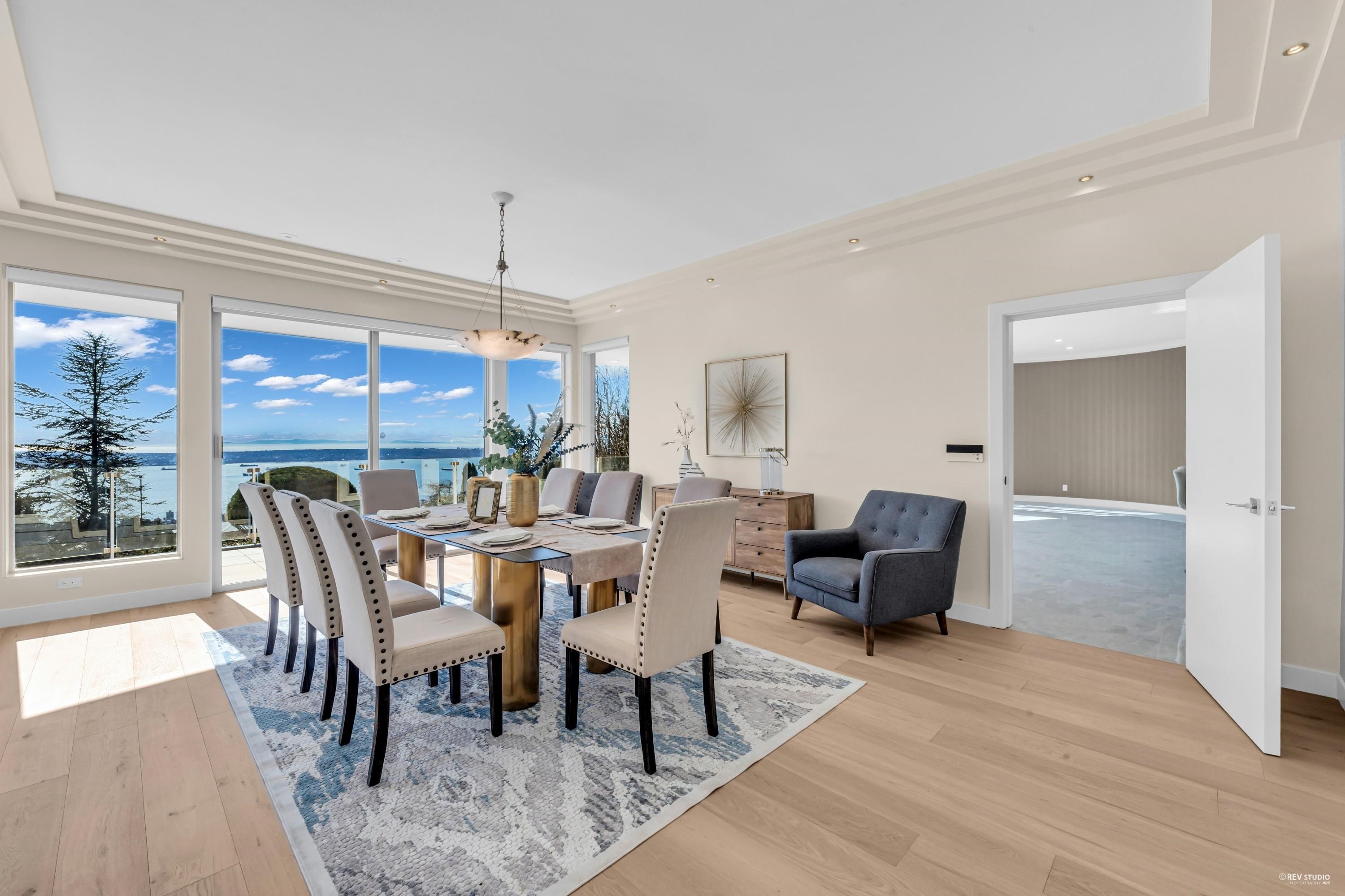 1407 Bramwell Road, West Vancouver, BC