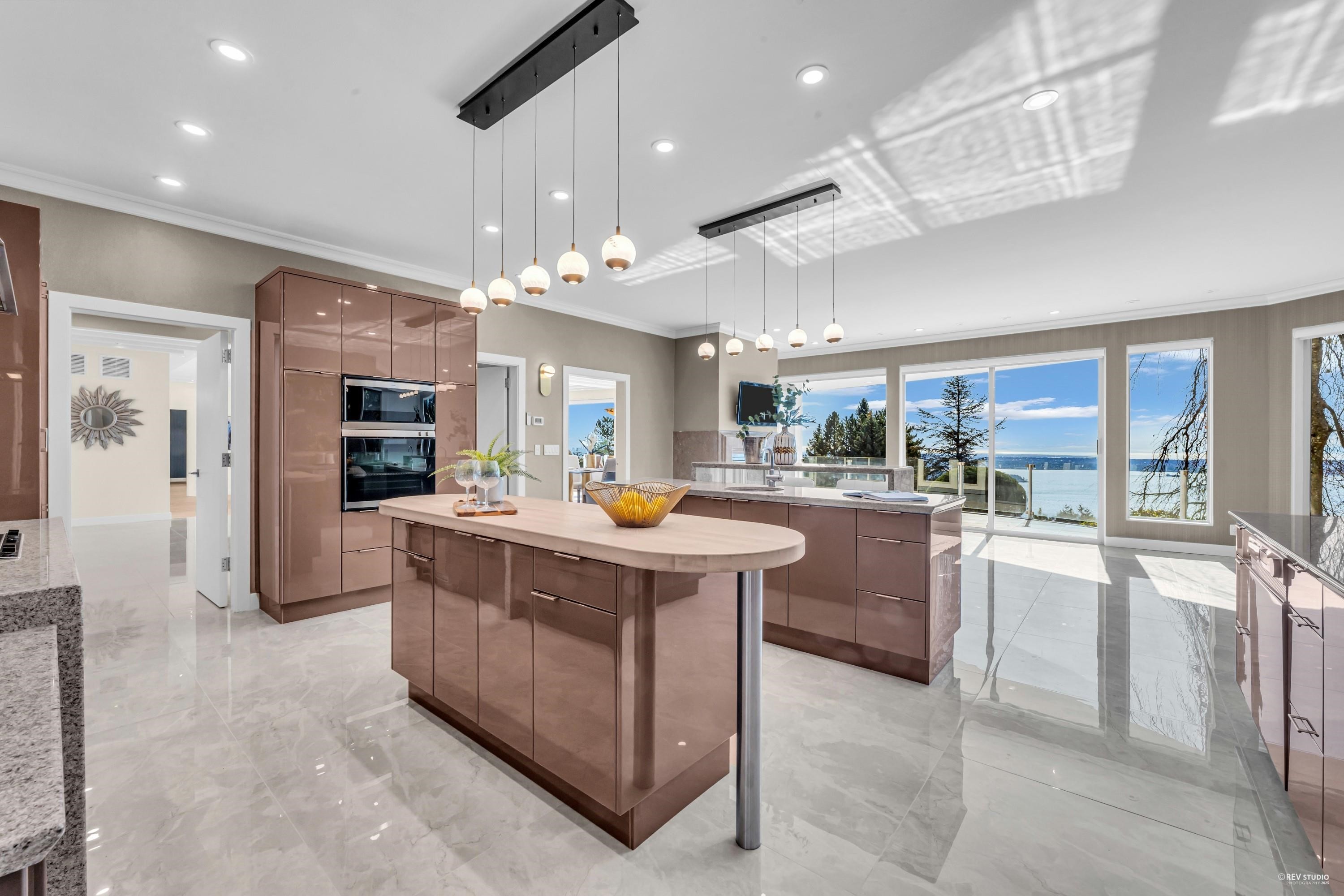 1407 Bramwell Road, West Vancouver, BC