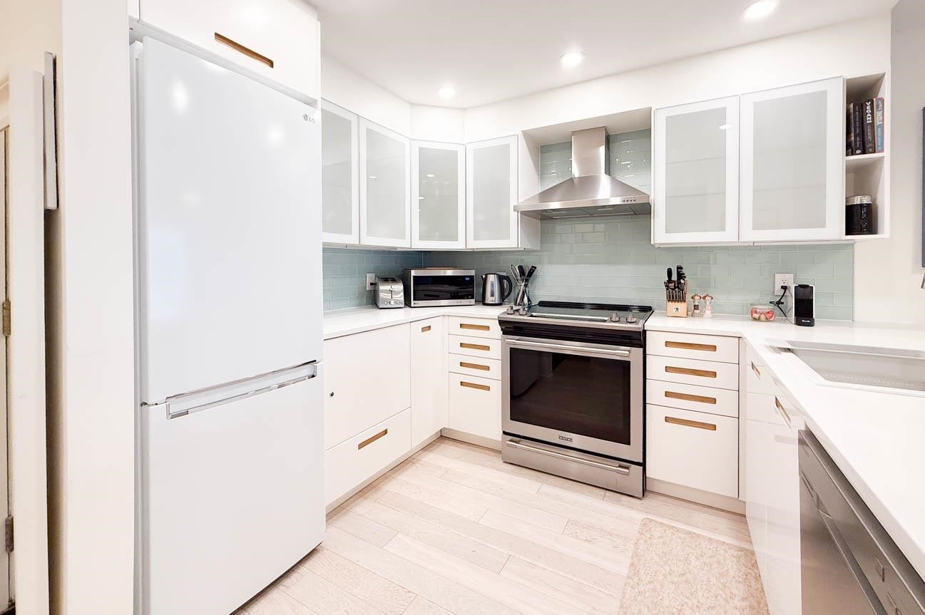 10-704 7Th Avenue W, Vancouver, BC