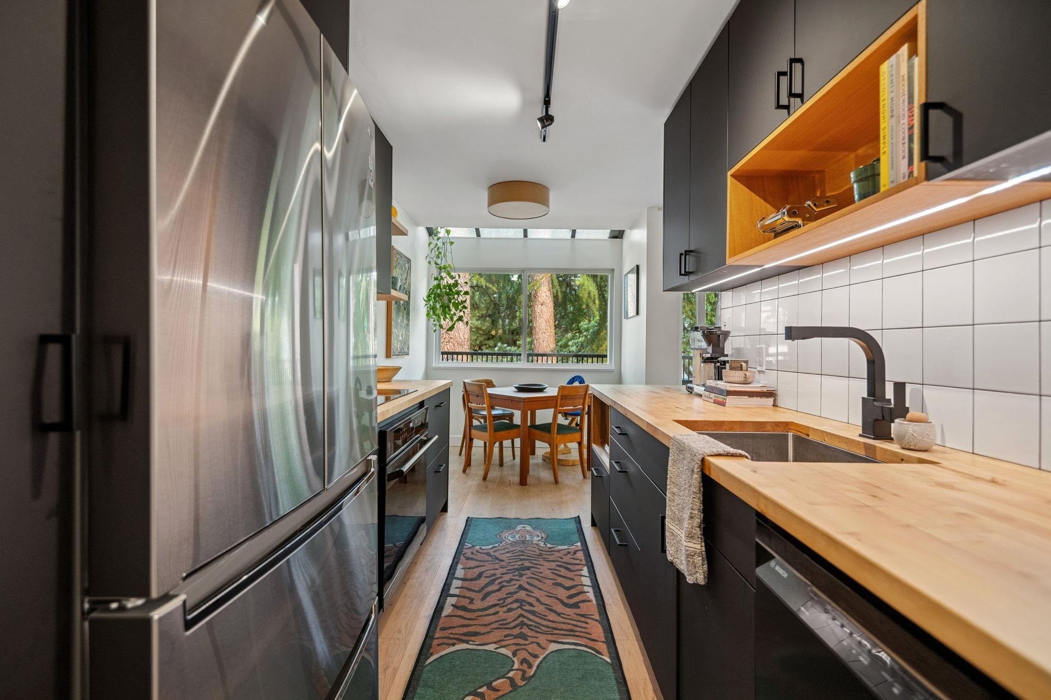 209-1420 8 Avenue E, Vancouver, BC