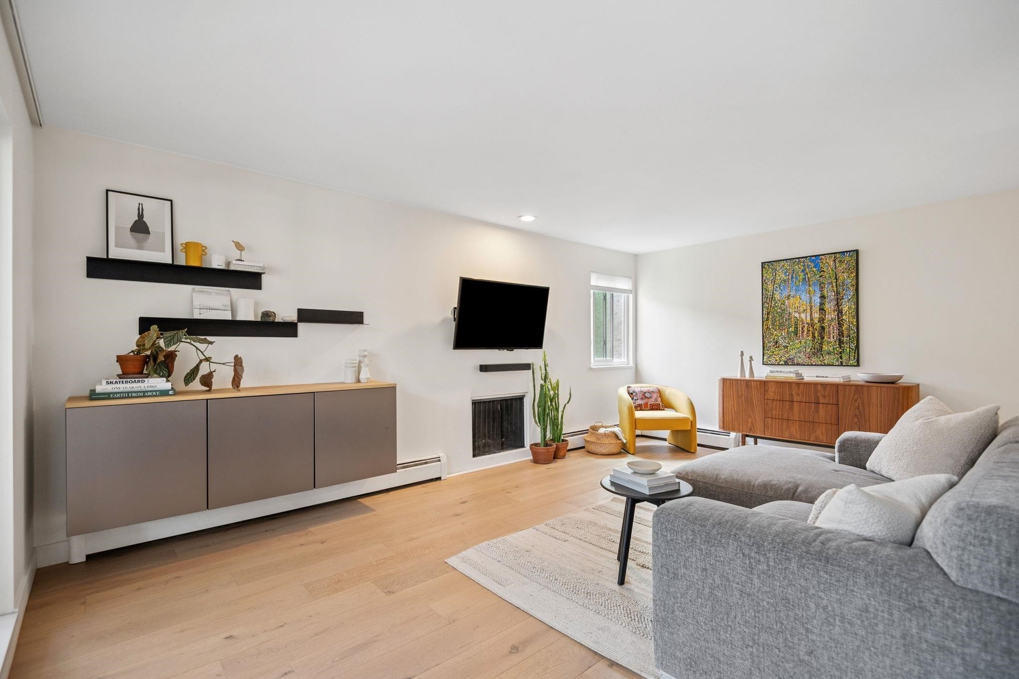 209-1420 8 Avenue E, Vancouver, BC